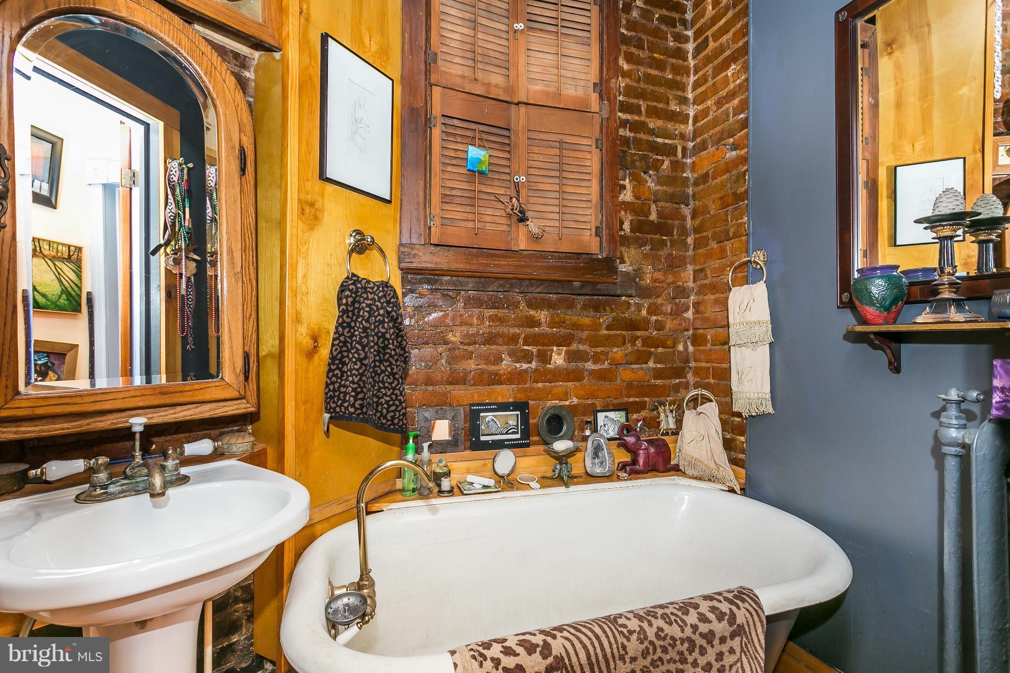 RESERVOIR HILL HISTORIC DISTRICT - Residential Income