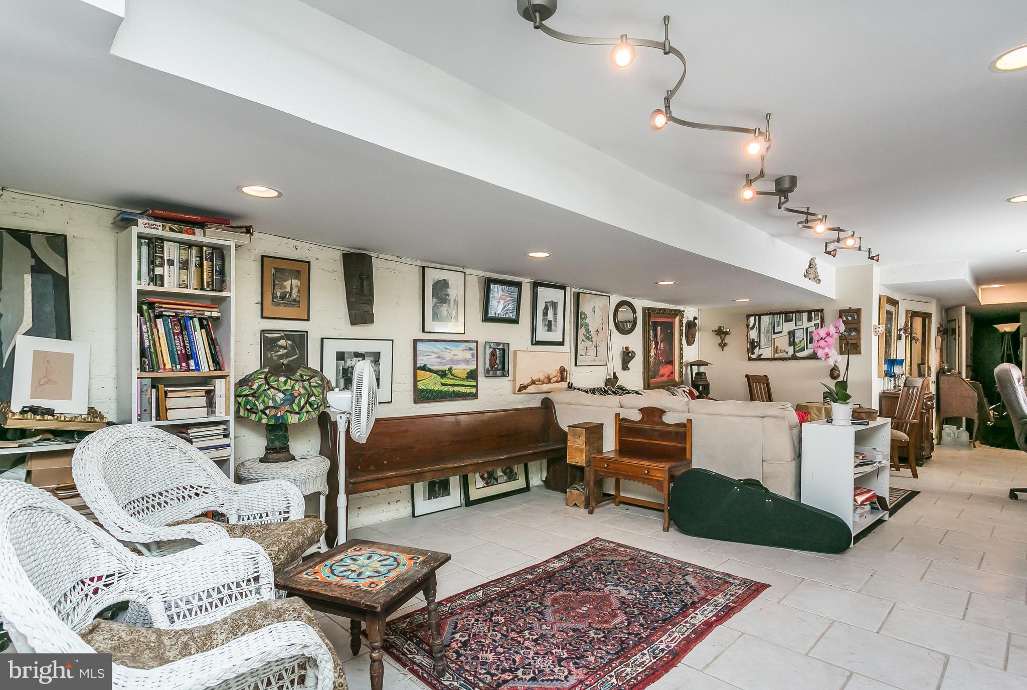 RESERVOIR HILL HISTORIC DISTRICT - Residential Income