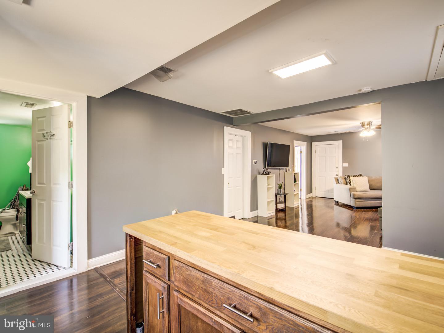 RIVERDALE HEIGHTS - Residential