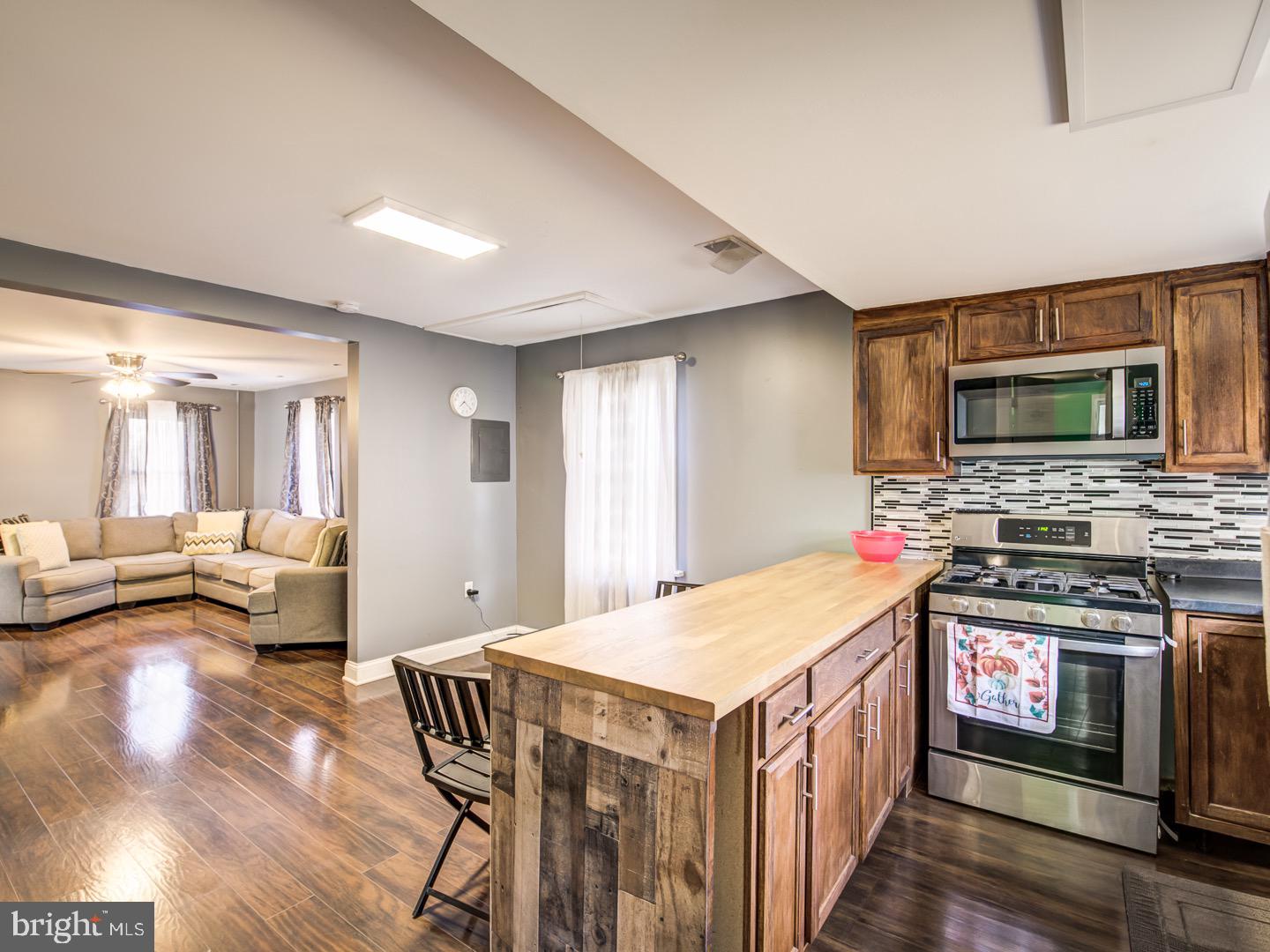 RIVERDALE HEIGHTS - Residential