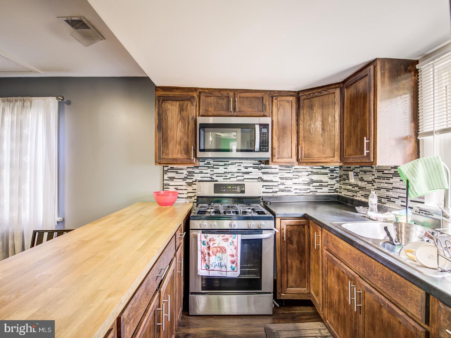 RIVERDALE HEIGHTS - Residential