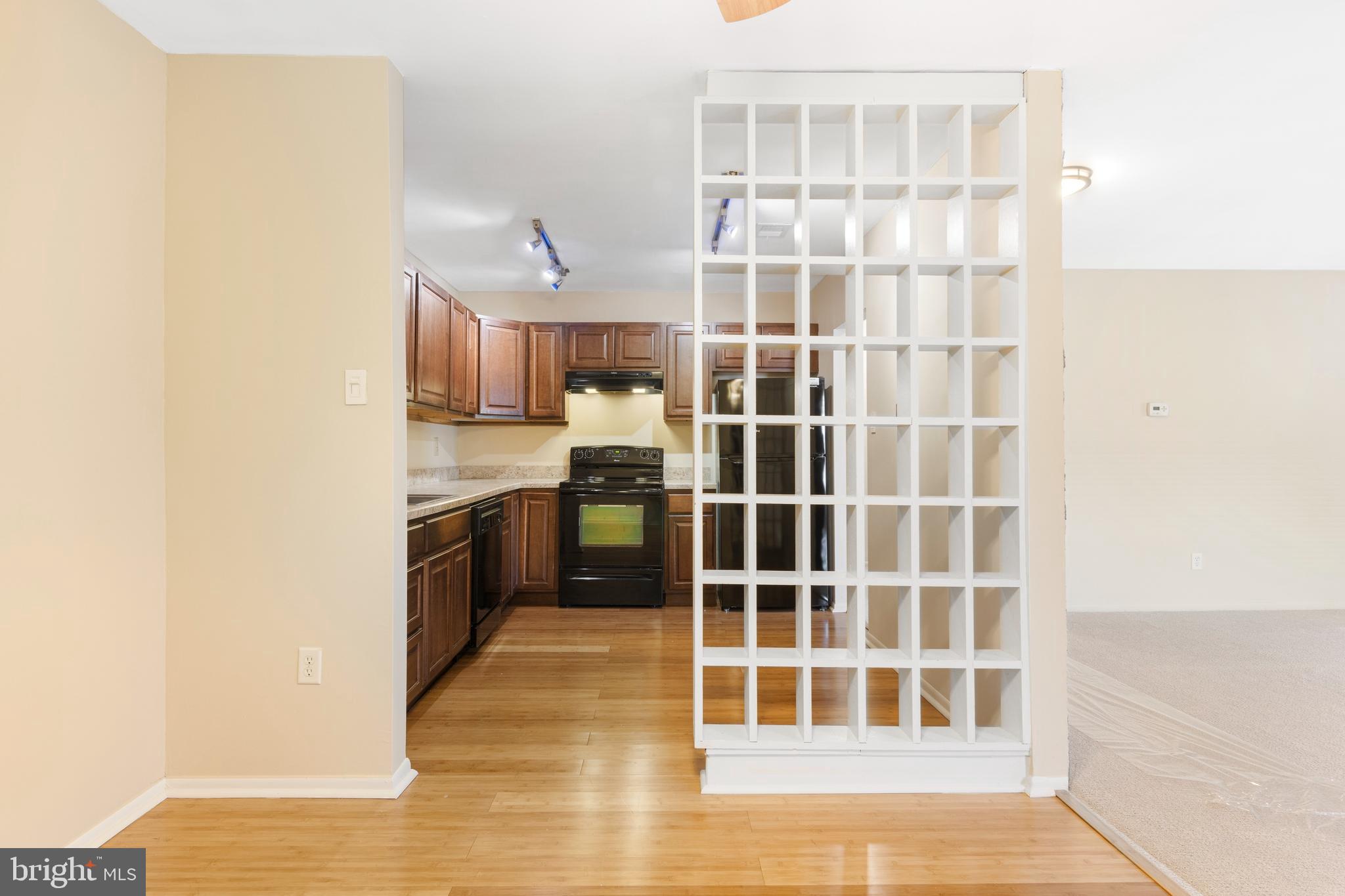 RAINTREE CONDOMINI - Residential