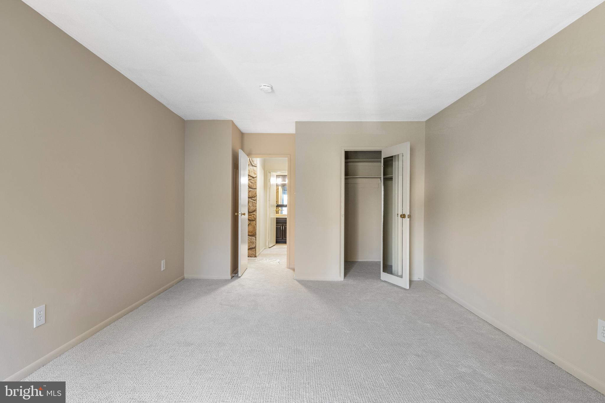 RAINTREE CONDOMINI - Residential
