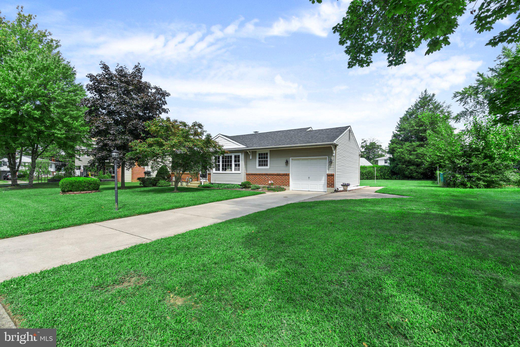 608 HAMILTON DRIVE