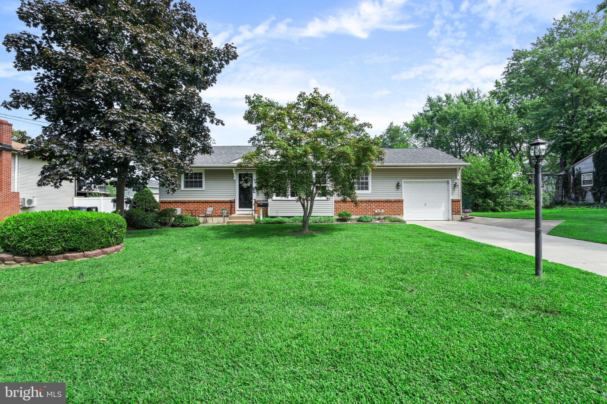 608 HAMILTON DRIVE