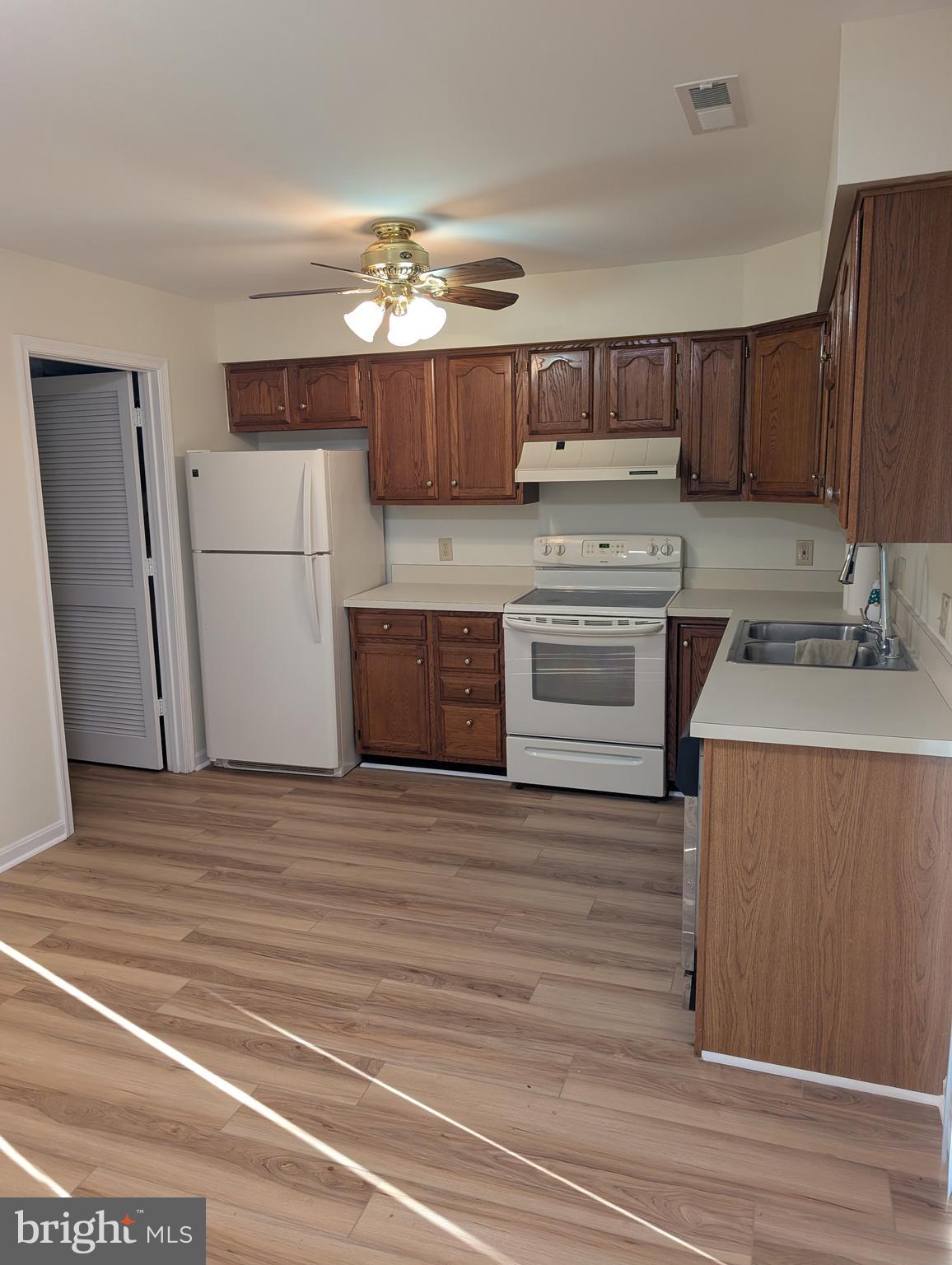 OLDE GREENWICH - Residential