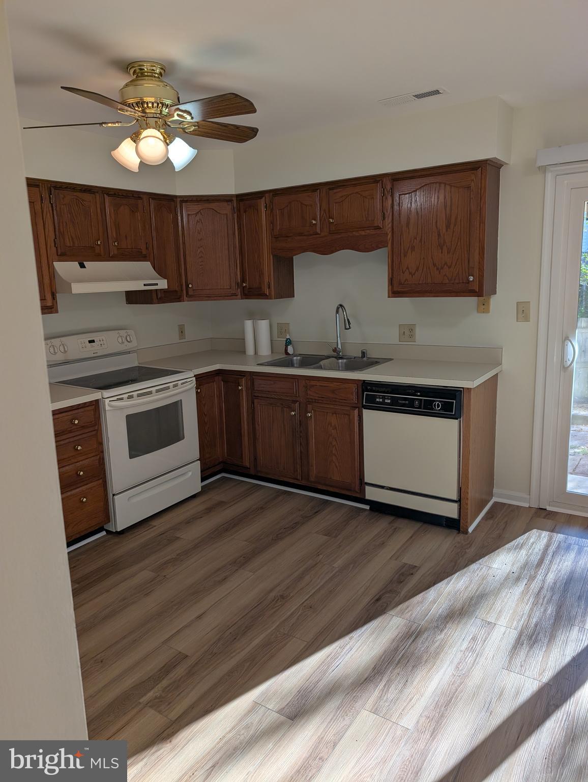 OLDE GREENWICH - Residential