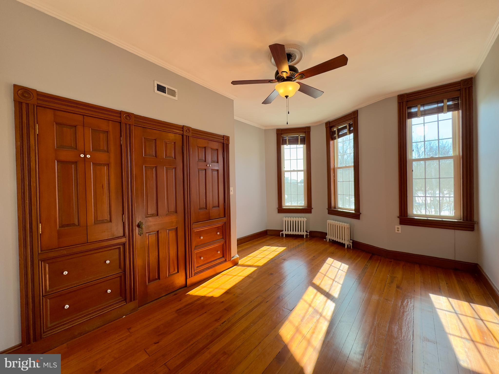 436 E RANDALL STREET