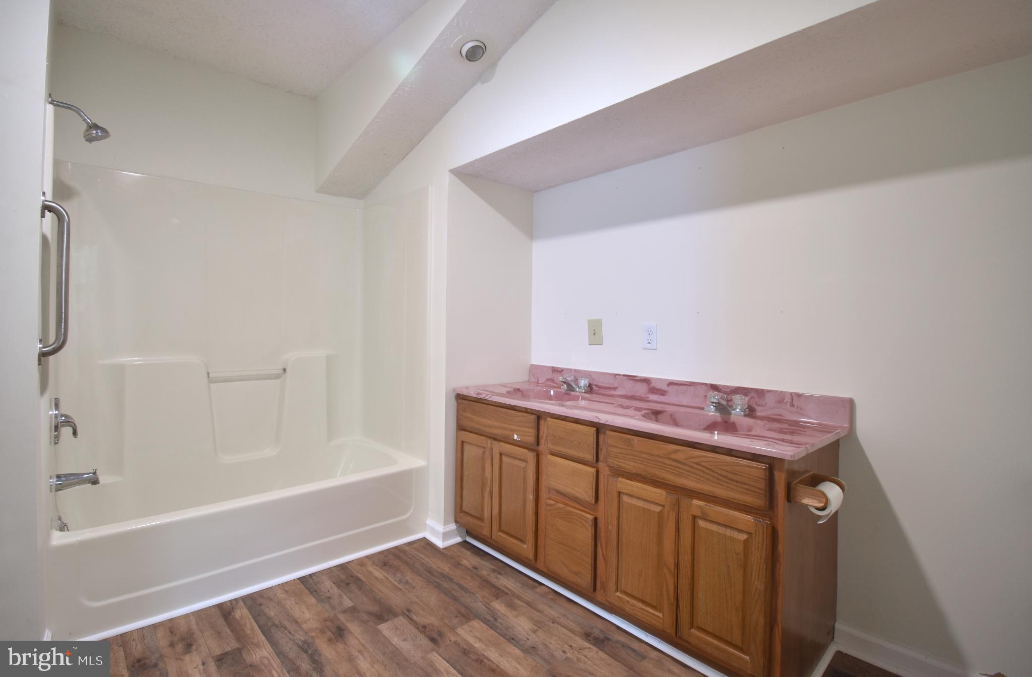 MARTINSBURG CITY - Residential Lease