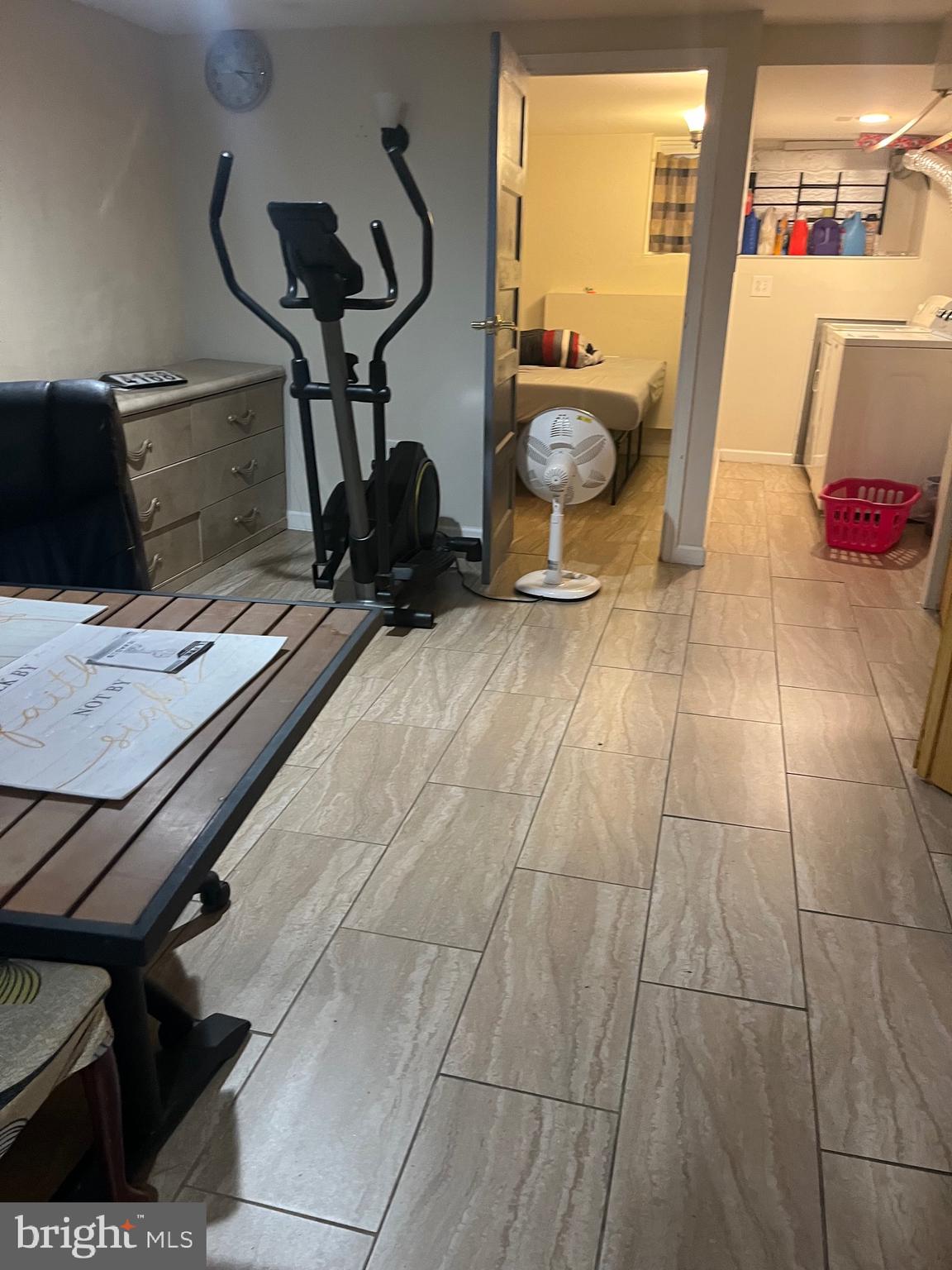 LAWNDALE - Residential