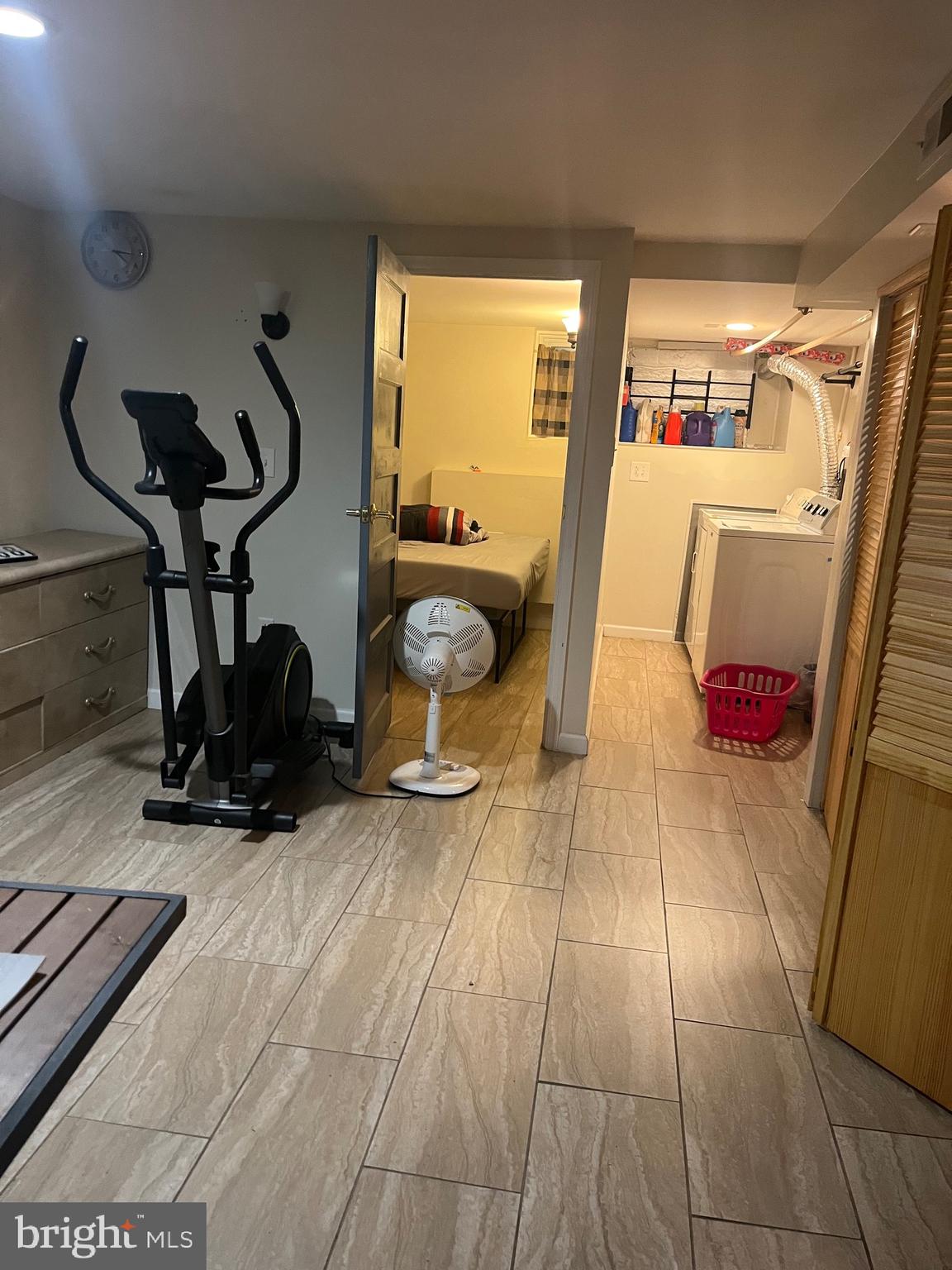 LAWNDALE - Residential