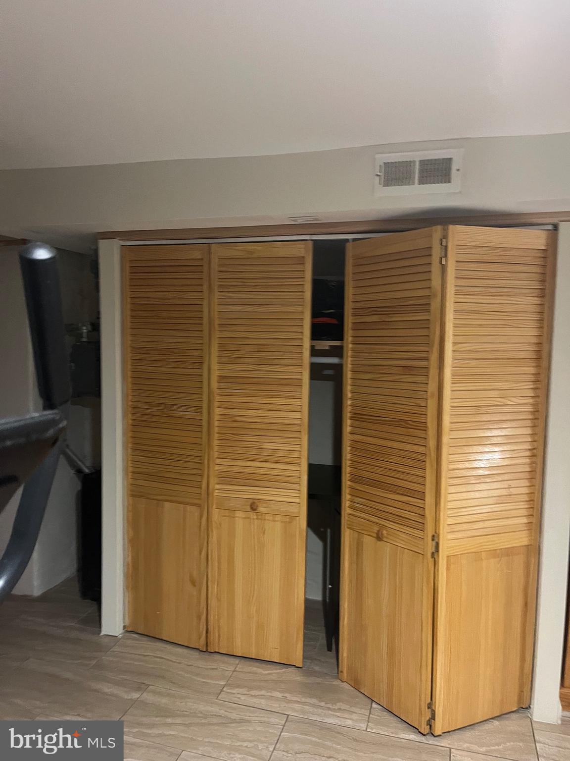 LAWNDALE - Residential