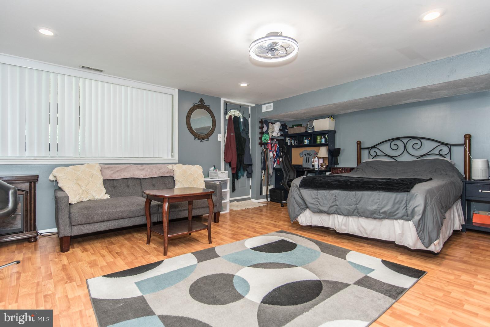 SOMERTON - Residential