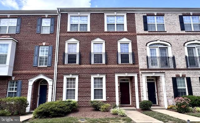 Welcome to this stunning 3 level townhouse in sought-after Lansdowne Town Center! This spacious home offers 3 generously sized bedrooms, 2 full and 2 half baths, and a 2 car garage—perfect for modern living.
Step into the versatile entry level recreation room with LVP flooring, ideal as a second living area, home office, gym, or flex space to suit your lifestyle. Upstairs, the main level features an open concept layout with a bright and airy living and dining area, enhanced by hardwood floors and large windows for natural light. The gourmet kitchen is a chef’s dream—boasting granite countertops, tile backsplash, stainless steel appliances, a large center island with breakfast bar, and a cozy eat-in area. Step out onto the deck, perfect for morning coffee or evening entertaining.
The luxurious primary suite impresses with a tray ceiling, two walk-in closets, and its own private balcony. The en-suite bath includes dual vanities, and a soaking tub/shower combo. Two additional bedrooms, a hall bath with dual vanities complete the upper level.
Enjoy access to fabulous community amenities: pool, fitness center, playgrounds, walking trails, and more. Unbeatable location with easy access to Route 7, Route 28, the Dulles Toll Road, and just steps from Lansdowne Town Center. You're also minutes from Villages at Leesburg and historic Downtown Leesburg—offering endless shopping, dining, and entertainment options. Internet is included in the Rent!