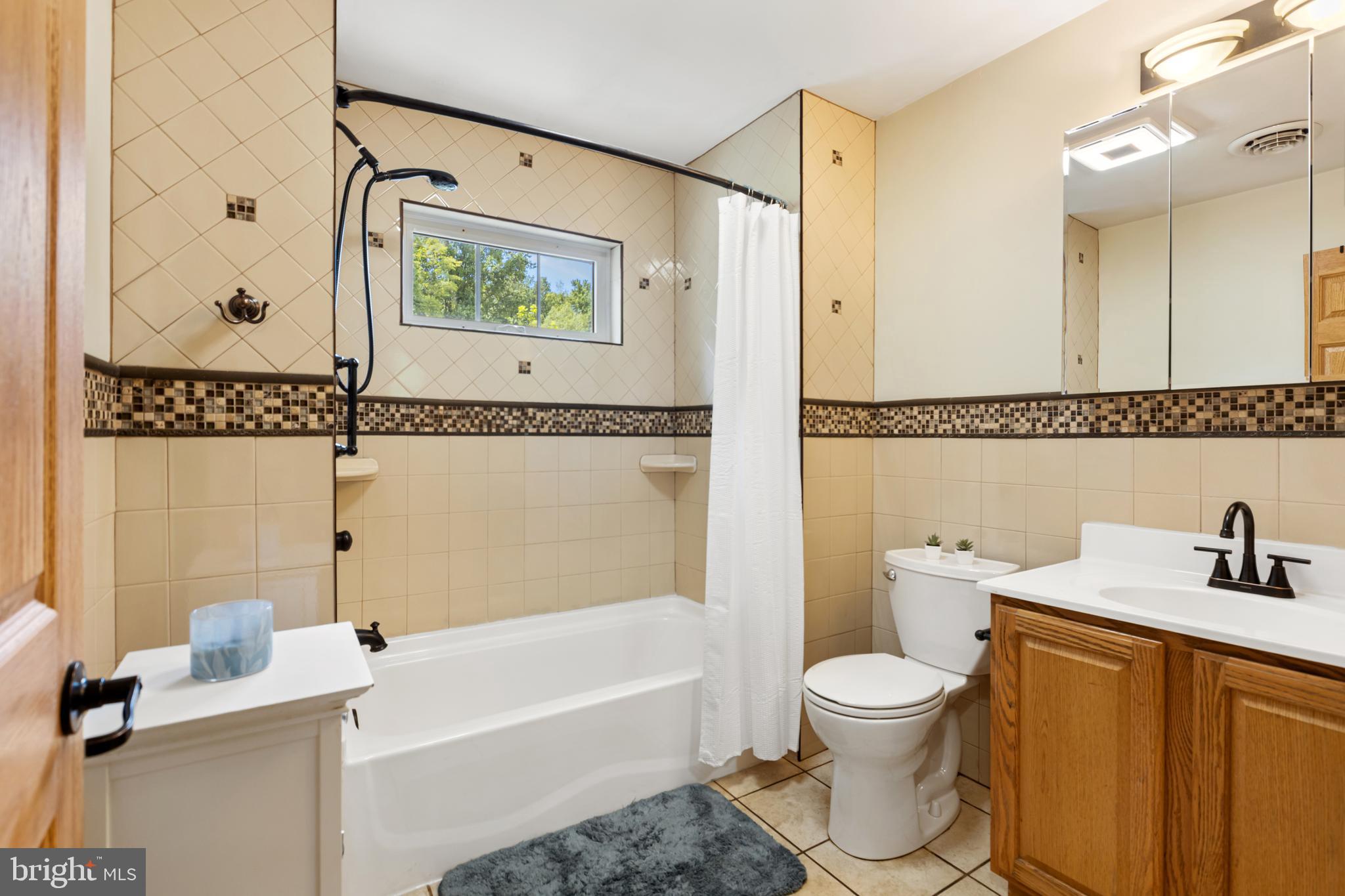 LAUGHEAD LANE - Residential