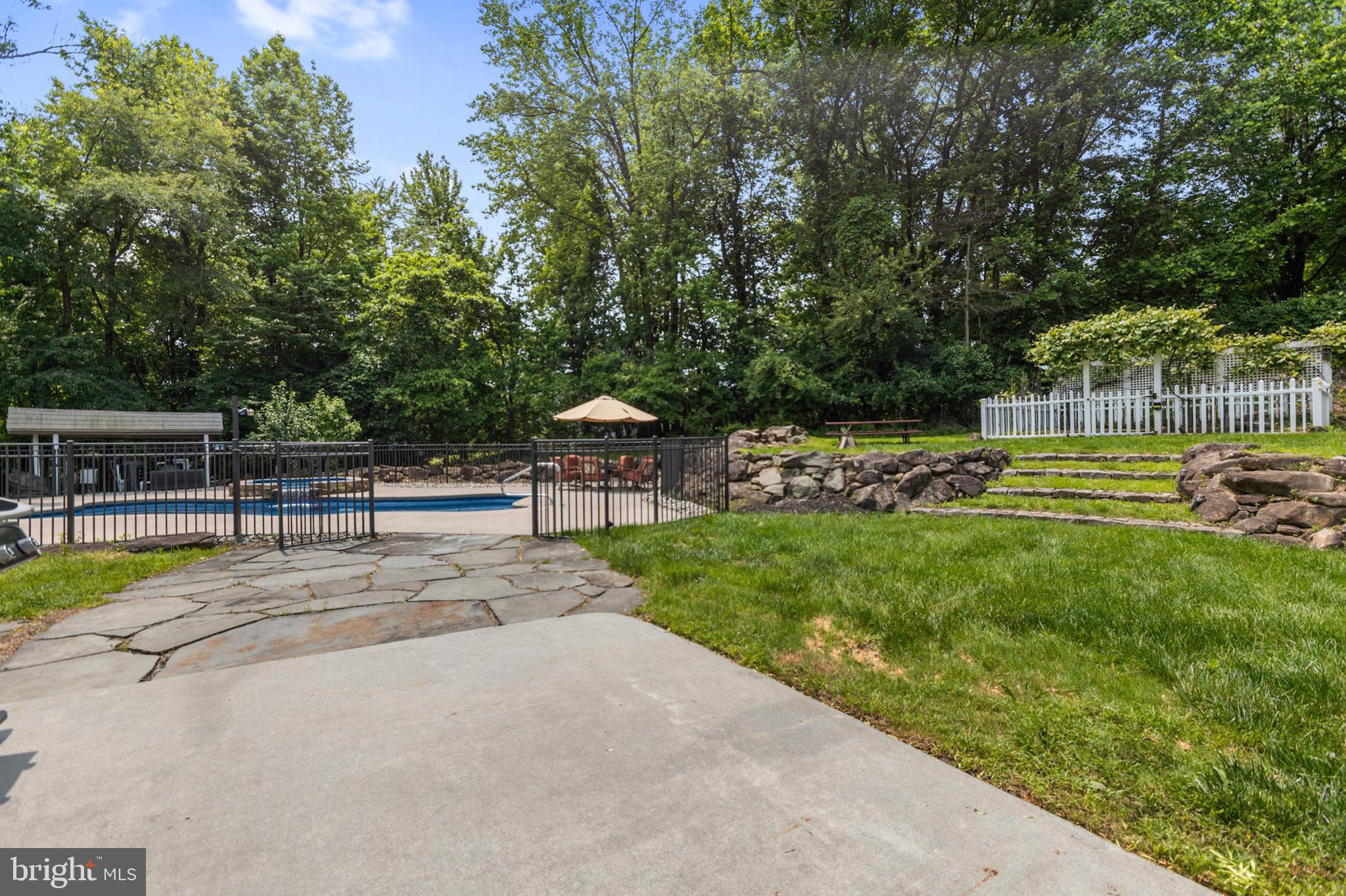 LAUGHEAD LANE - Residential