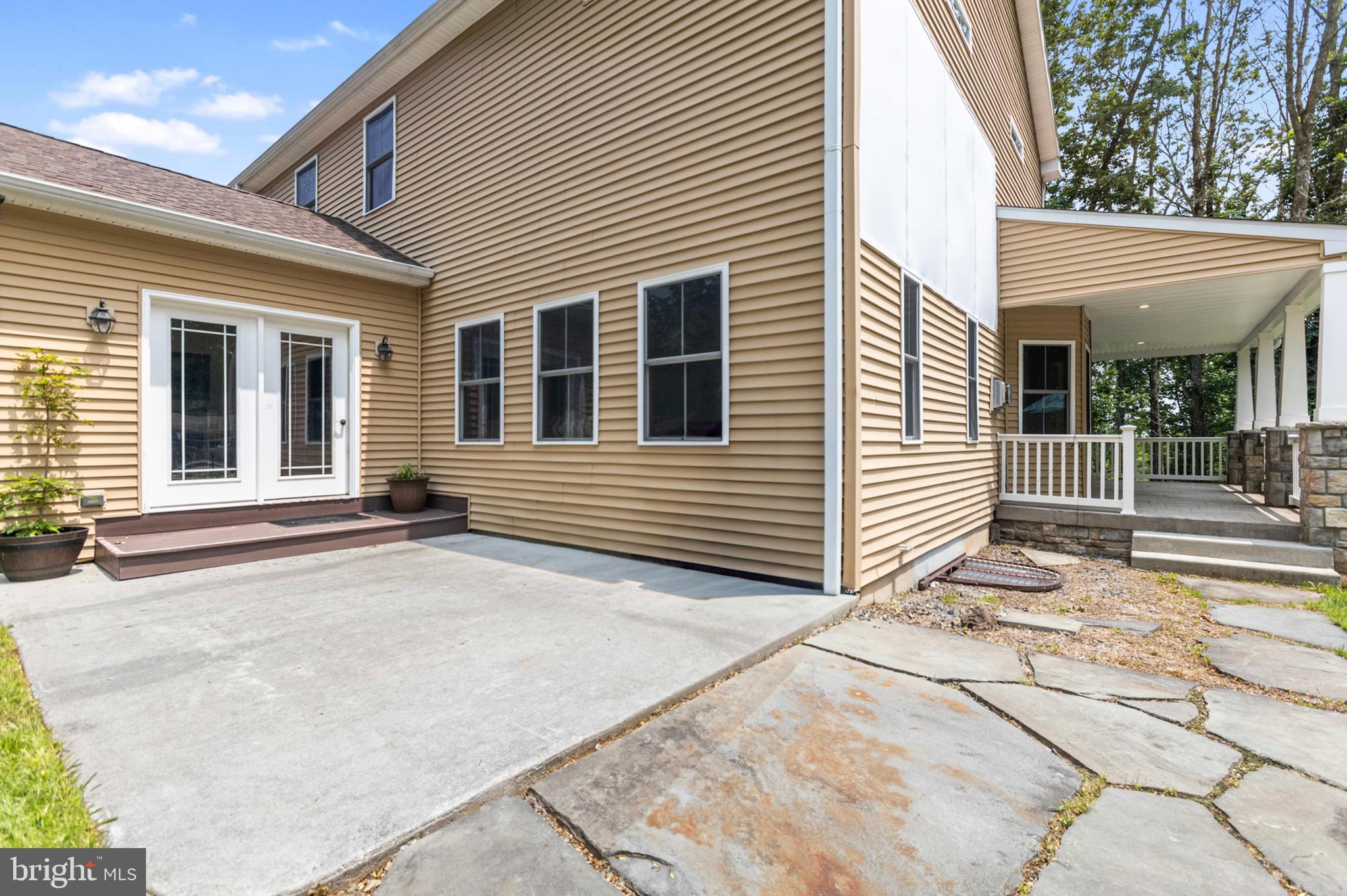 LAUGHEAD LANE - Residential