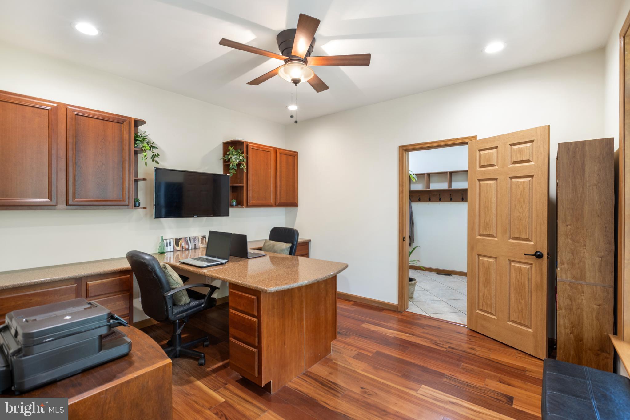 LAUGHEAD LANE - Residential