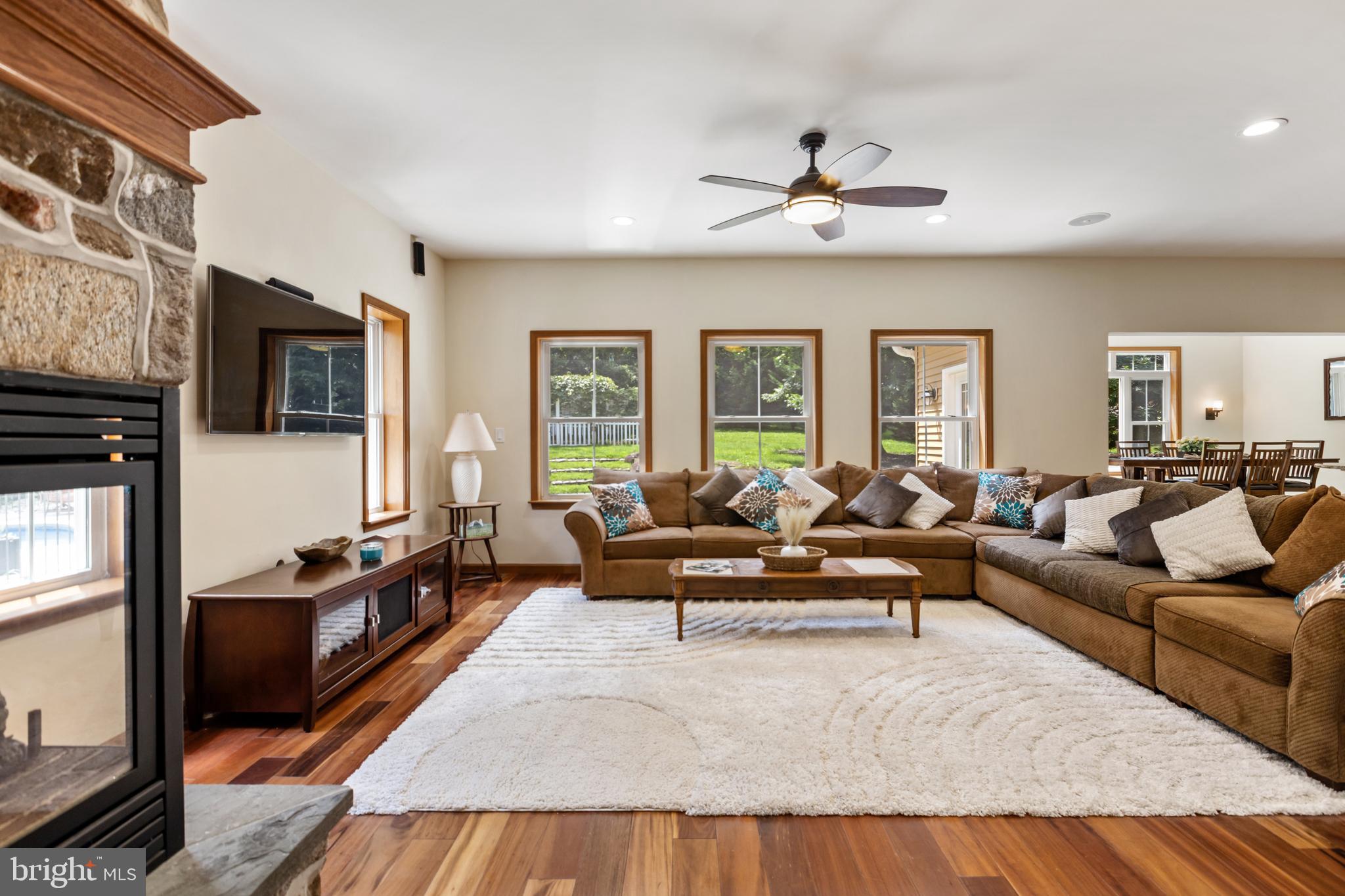 LAUGHEAD LANE - Residential