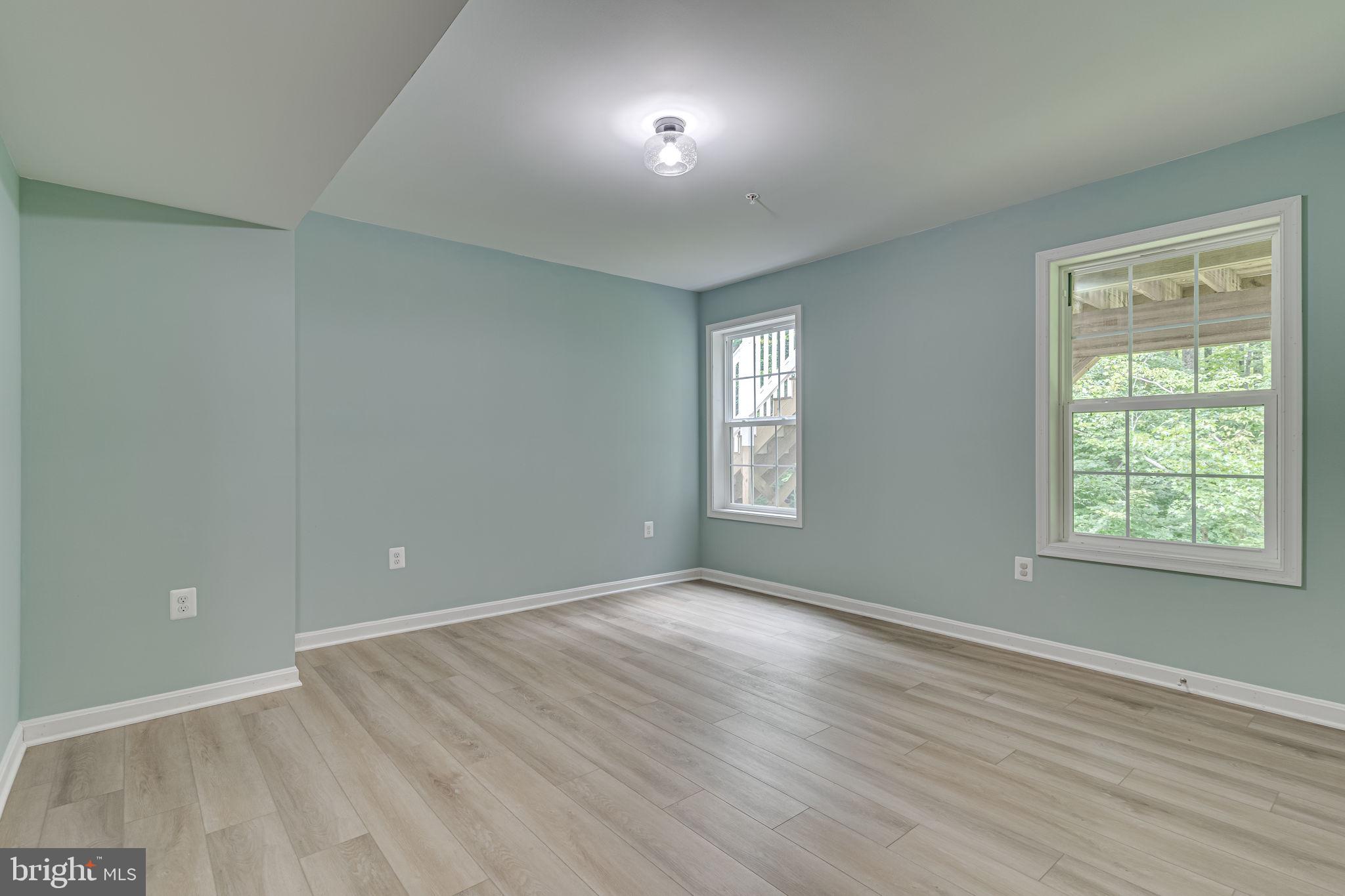 LAKE RIDGE - Residential