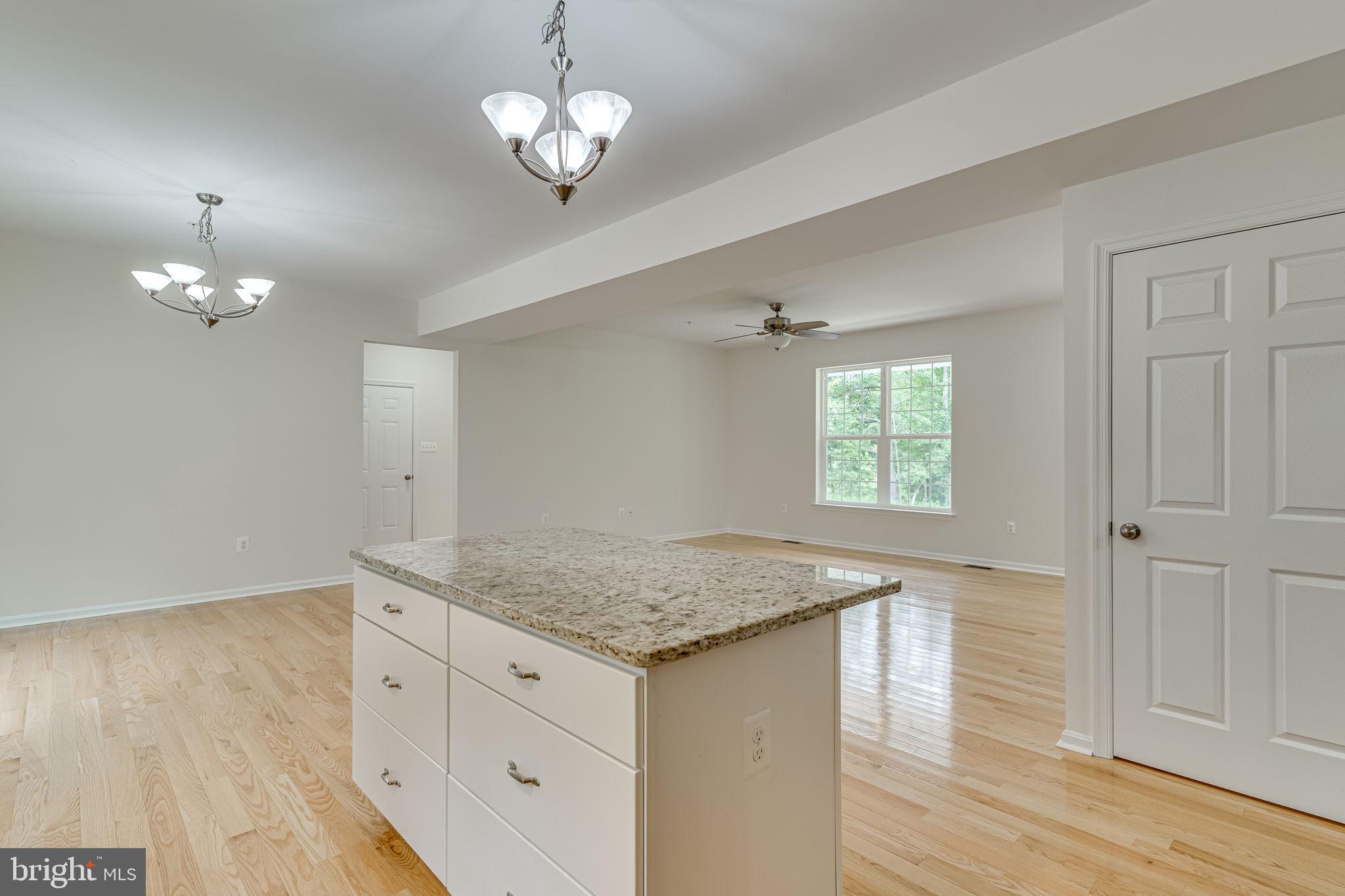 LAKE RIDGE - Residential