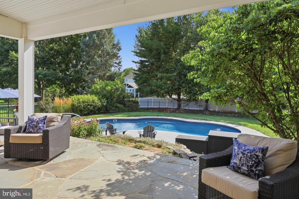 Photo of 1146 S Bristol Drive, LITITZ, PA 17543 (MLS # PALA2096572)