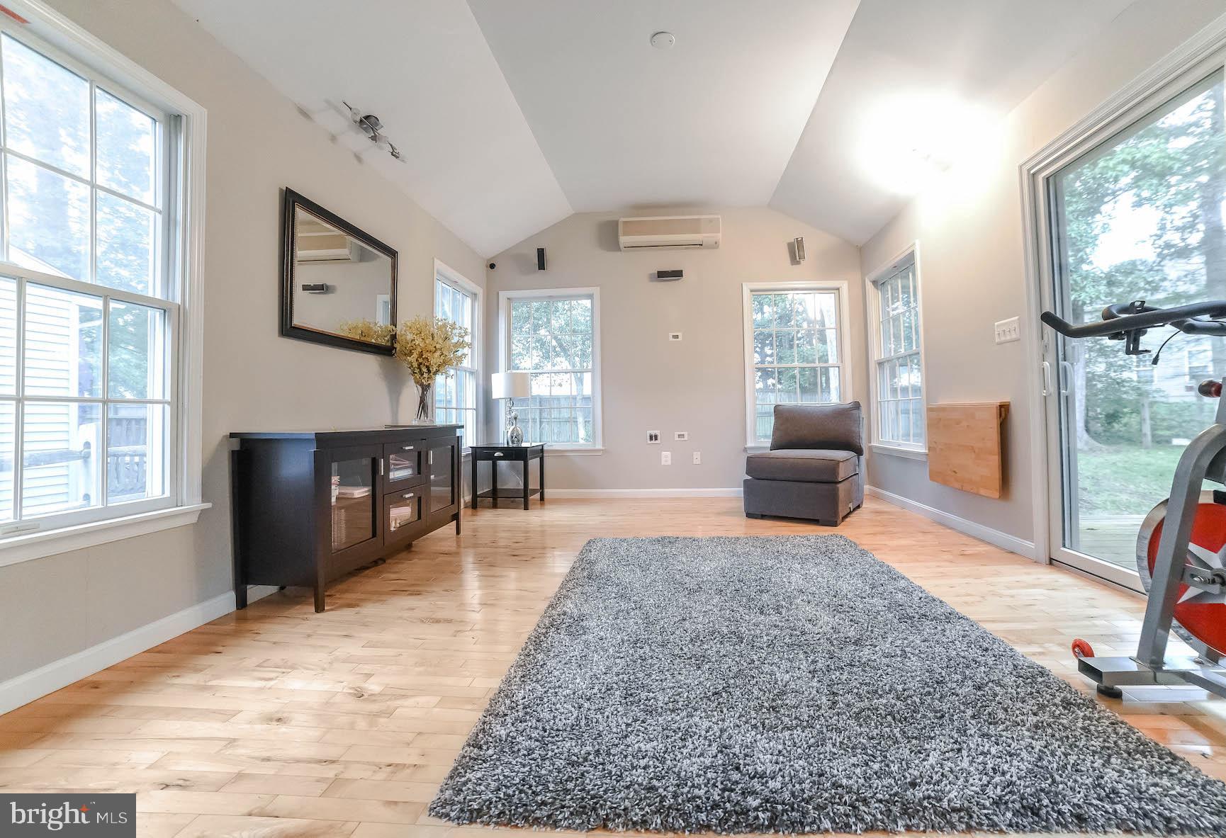 HAMPSHIRE - Residential