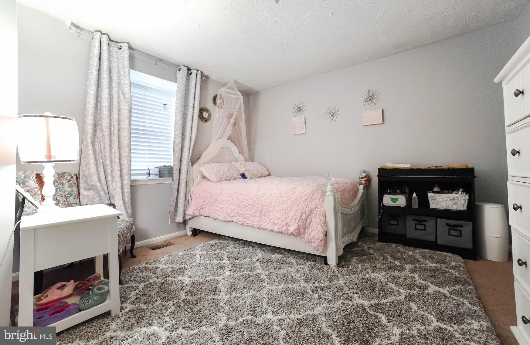 HAMPSHIRE - Residential