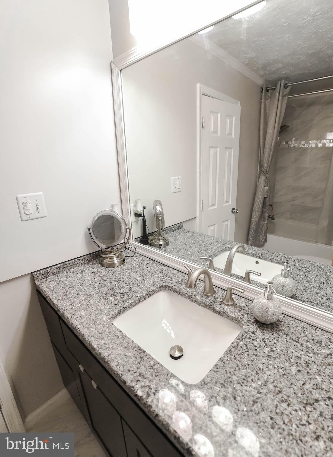 HAMPSHIRE - Residential