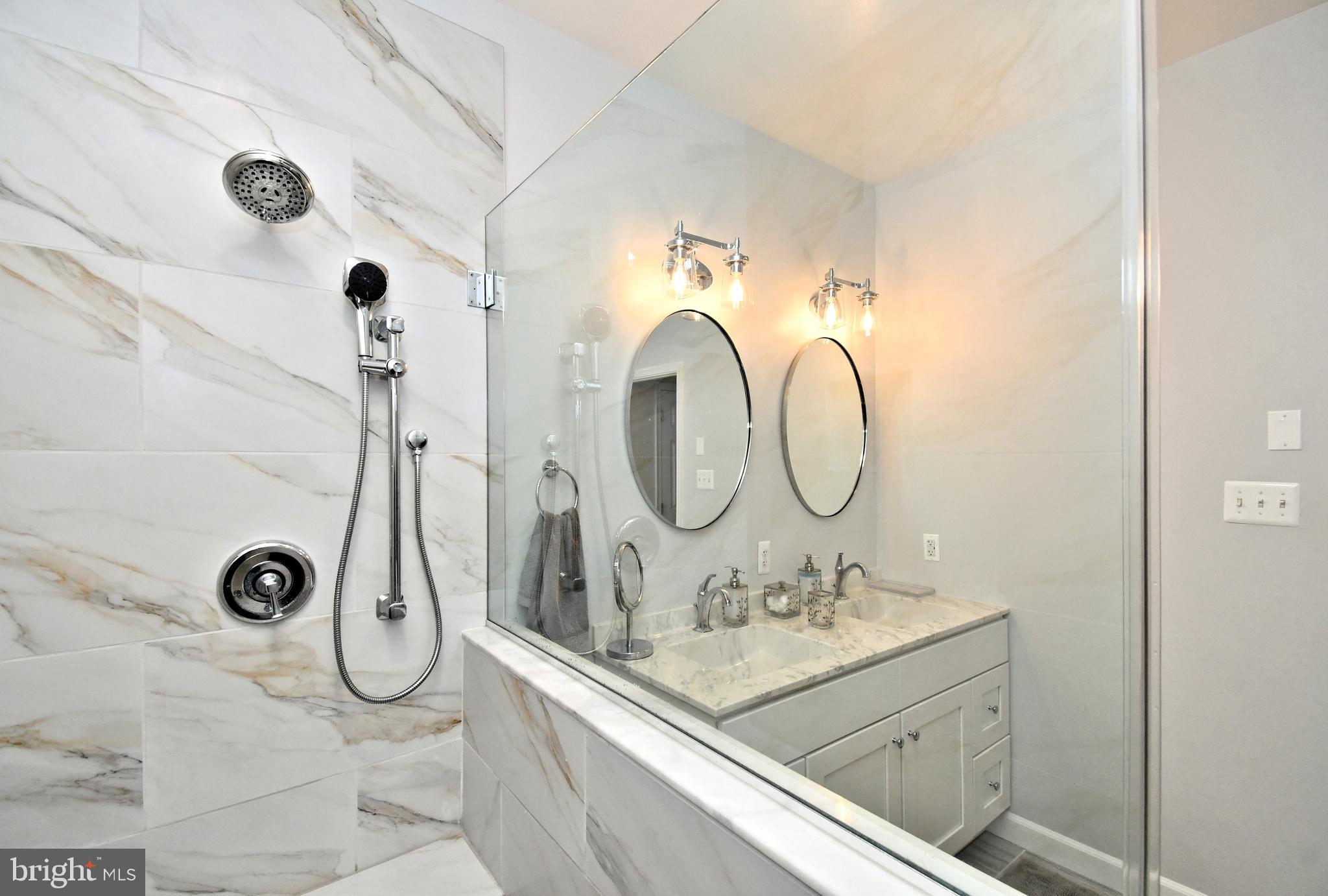 RIVERCREST - Residential