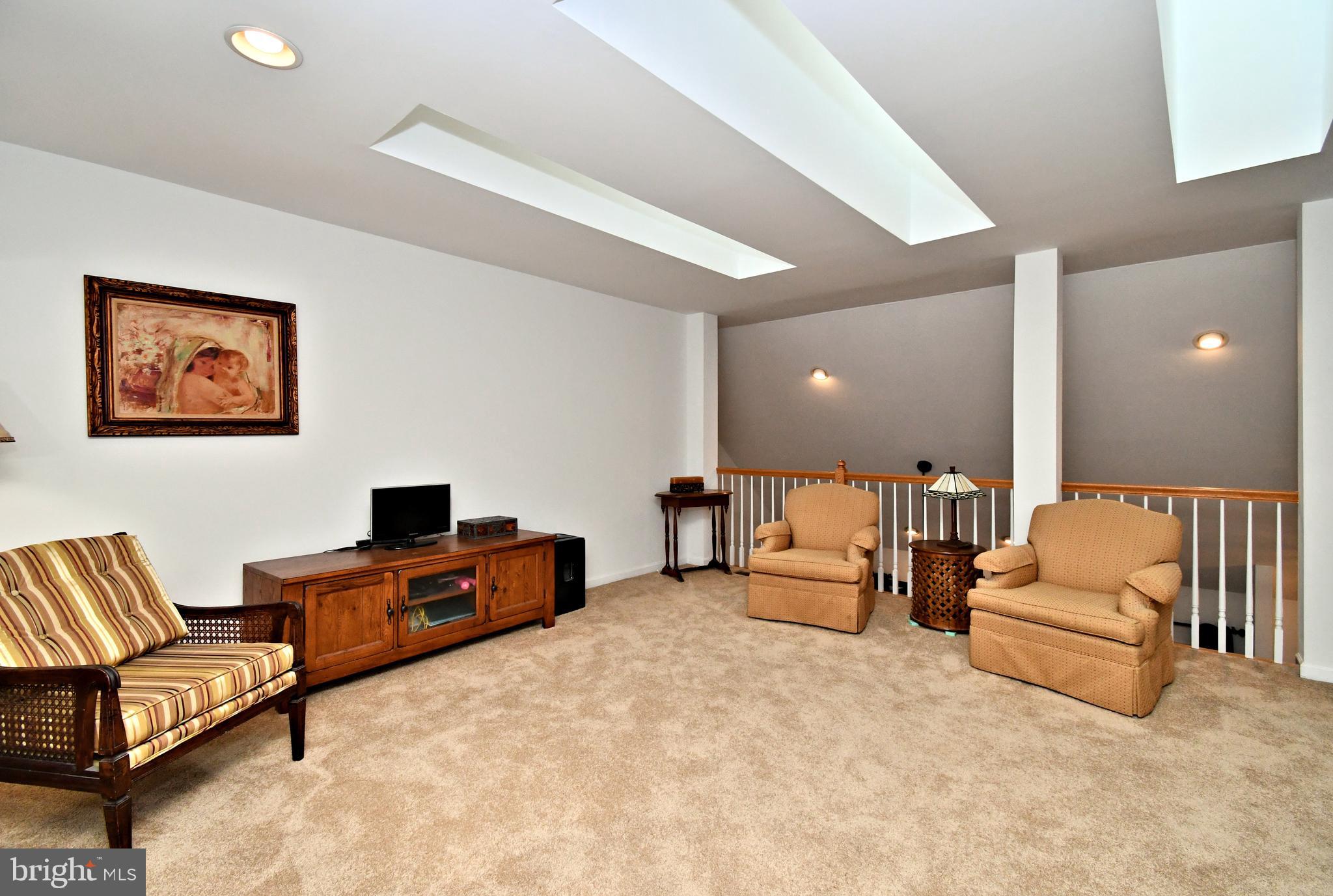 RIVERCREST - Residential