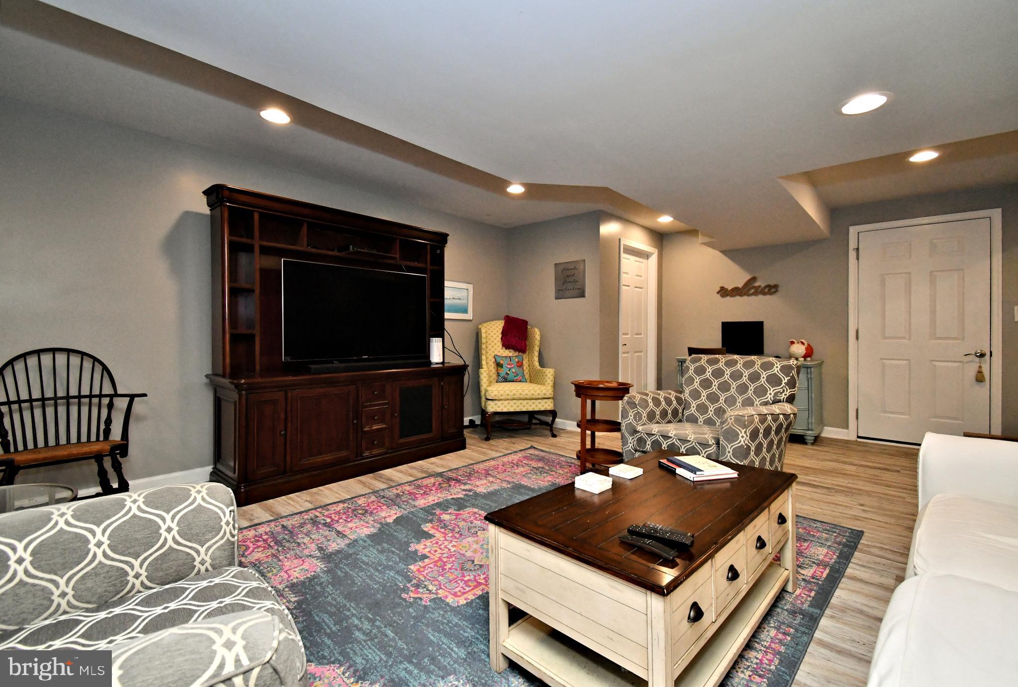 RIVERCREST - Residential