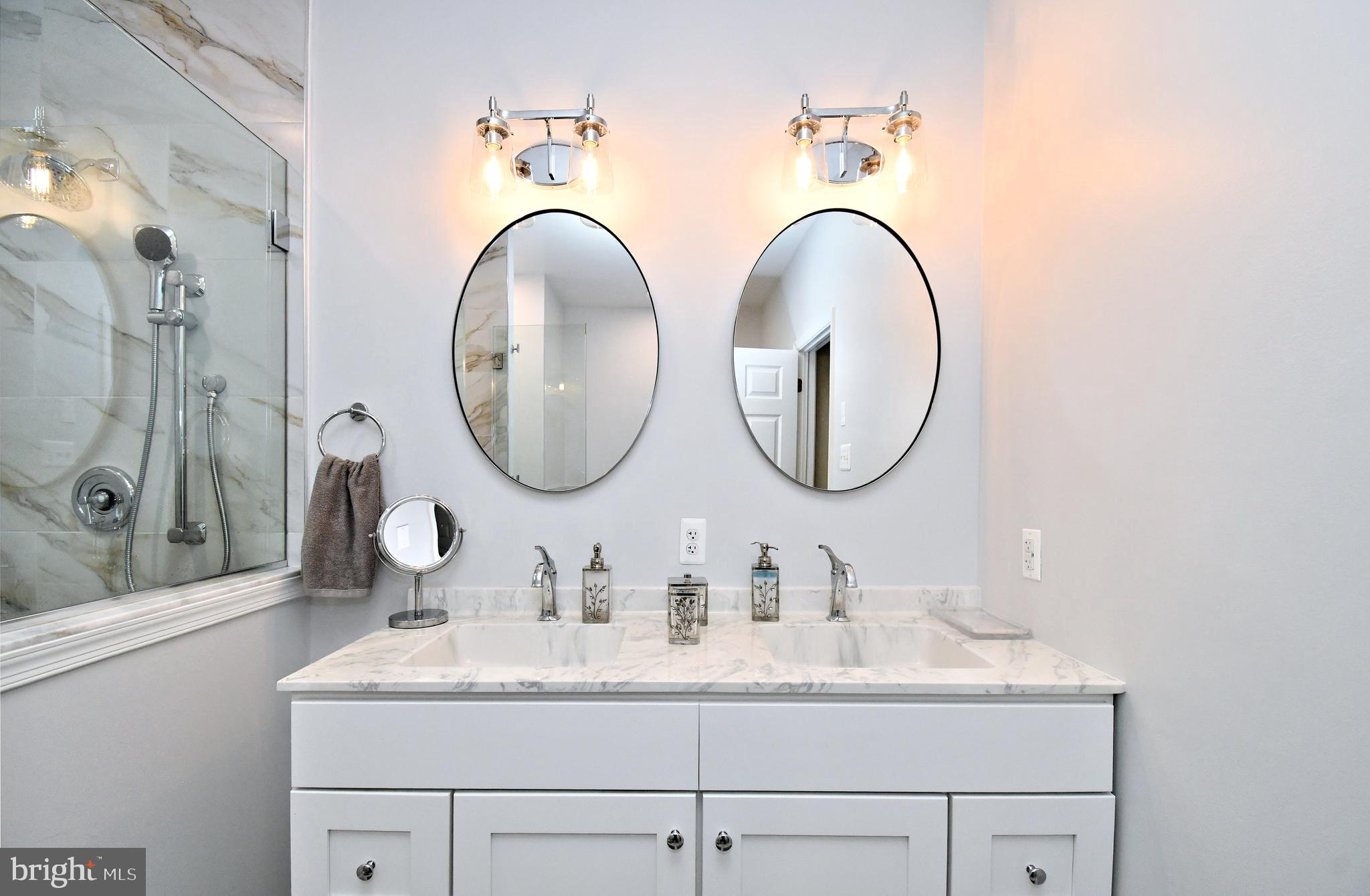 RIVERCREST - Residential