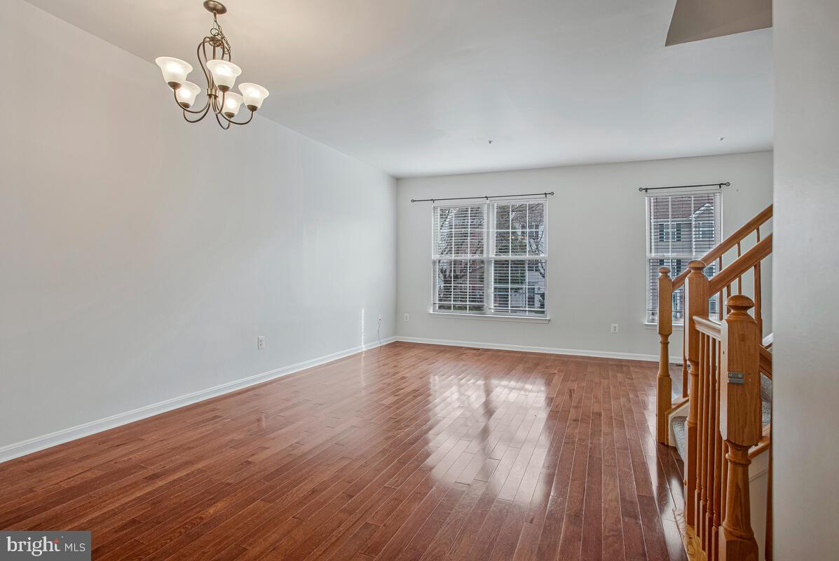 CARRIAGE PINES/LAKE VILL - Residential