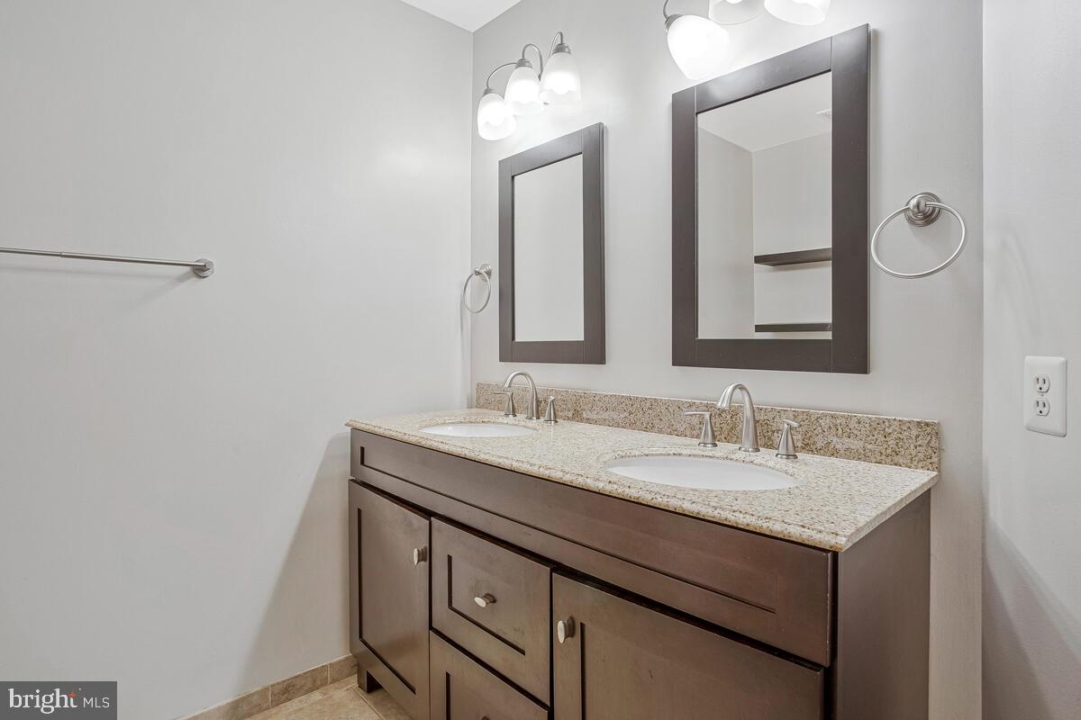 CARRIAGE PINES/LAKE VILL - Residential