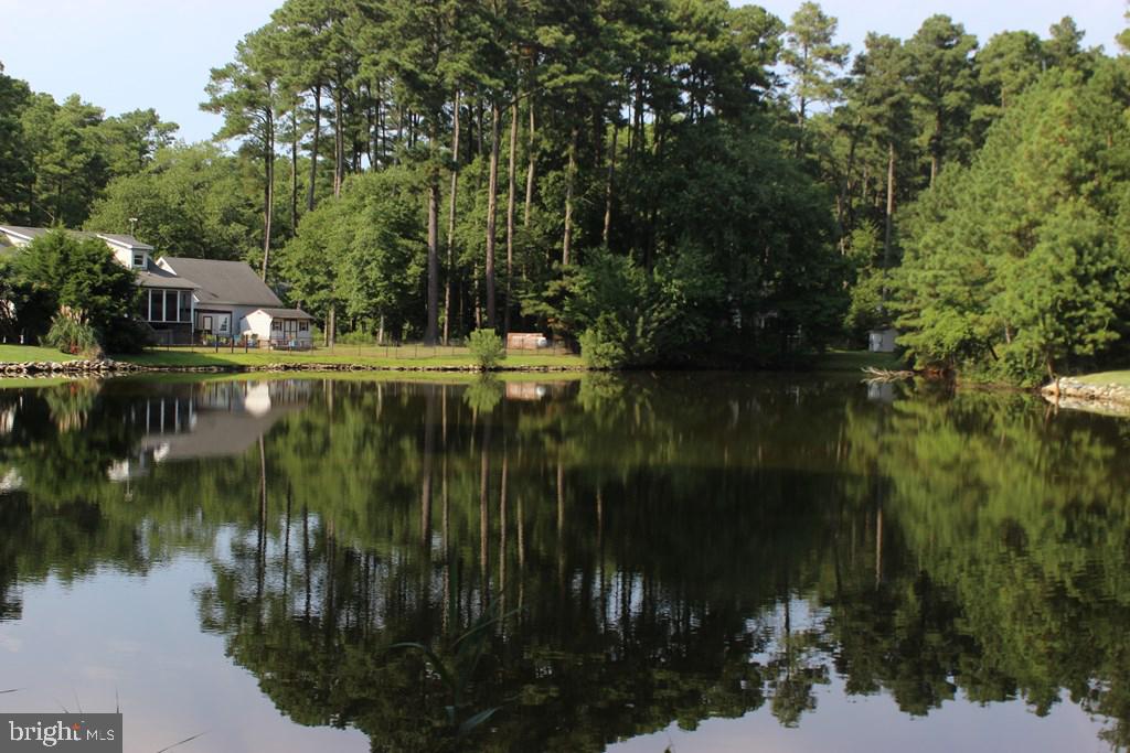 CAPTAIN'S COVE - Land