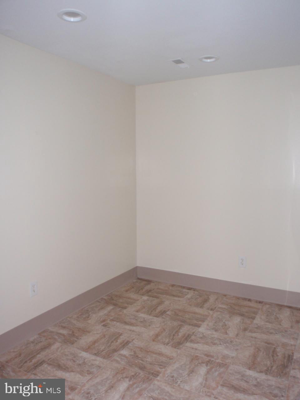 SOUTHAMPTON - Residential Lease