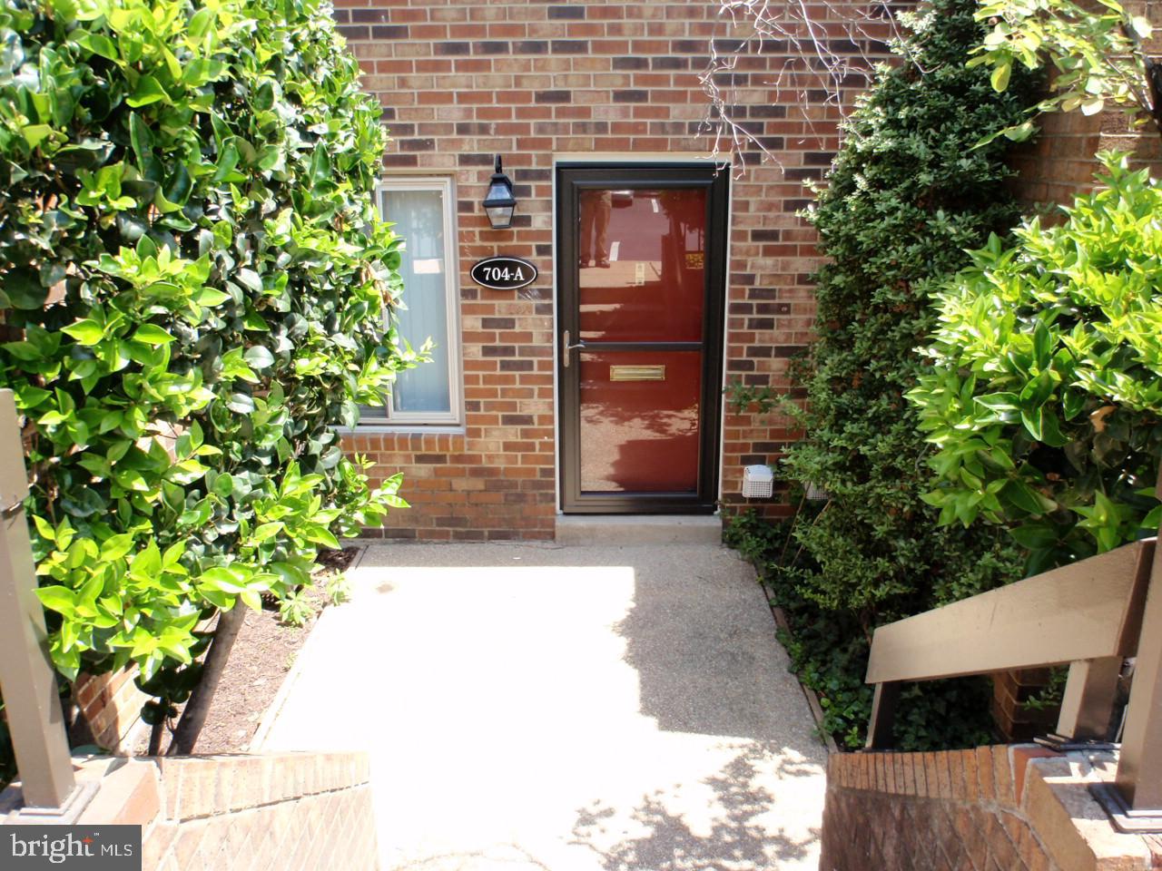 SOUTHAMPTON - Residential Lease