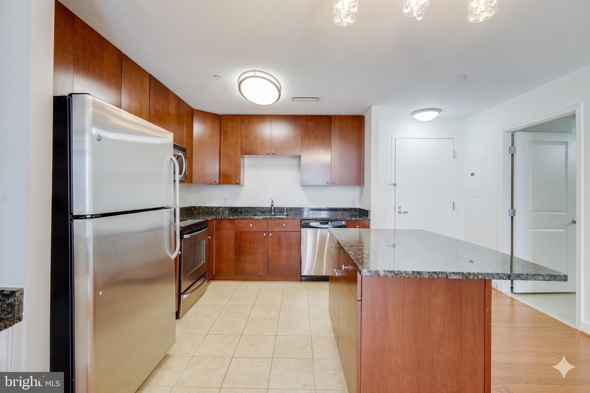 ONE NATIONAL HARBOR CONDOMINIUM - Residential