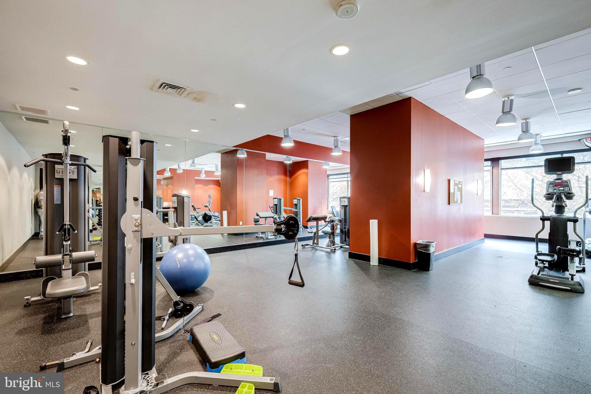 ONE NATIONAL HARBOR CONDOMINIUM - Residential