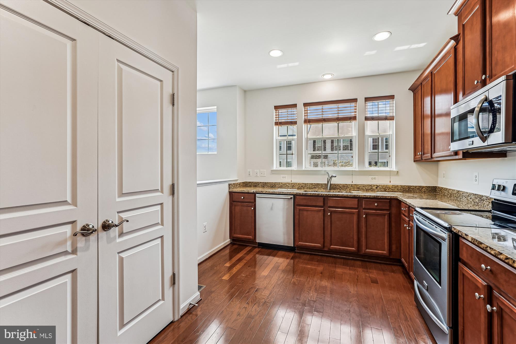 HERITAGE CROSSING CONDOMINIUM - Residential