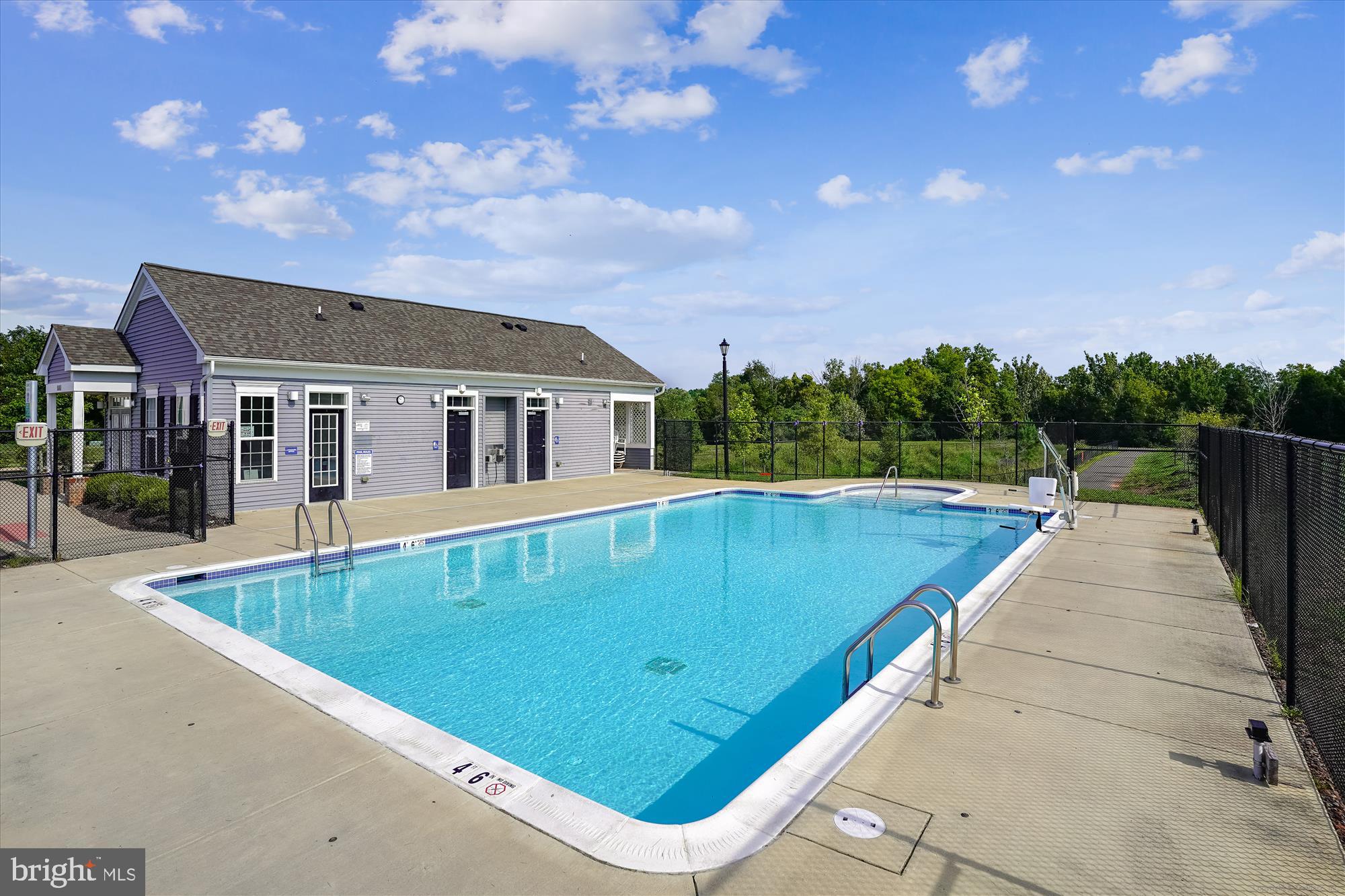 HERITAGE CROSSING CONDOMINIUM - Residential