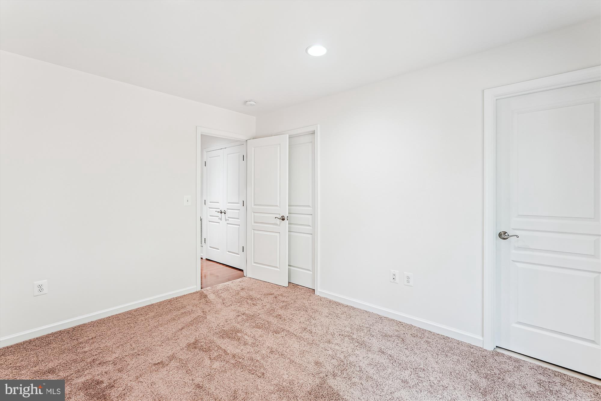 HERITAGE CROSSING CONDOMINIUM - Residential