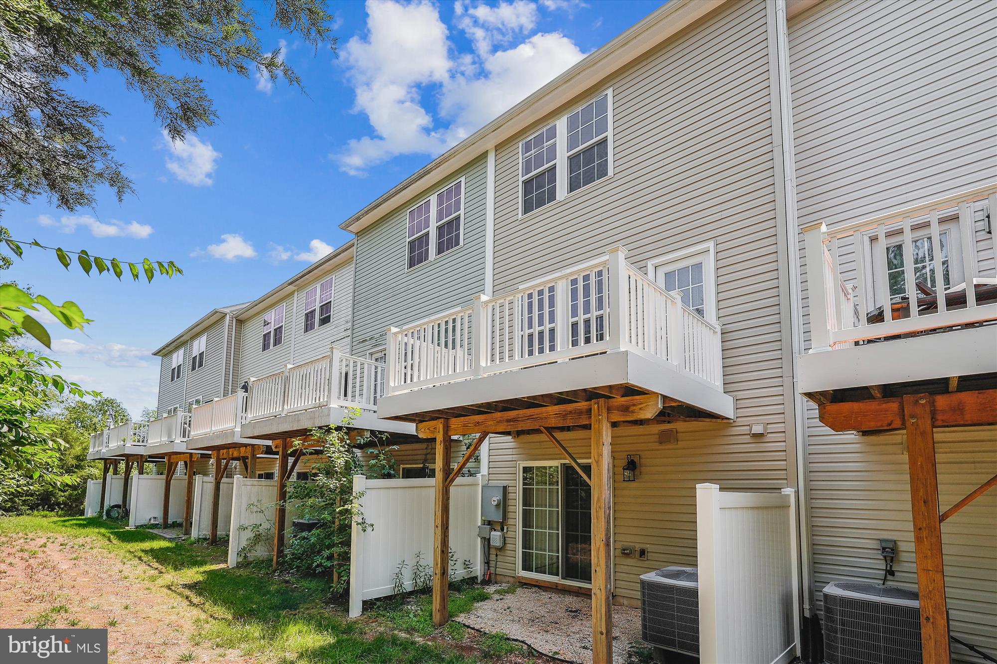 8210 HERITAGE CROSSING COURT