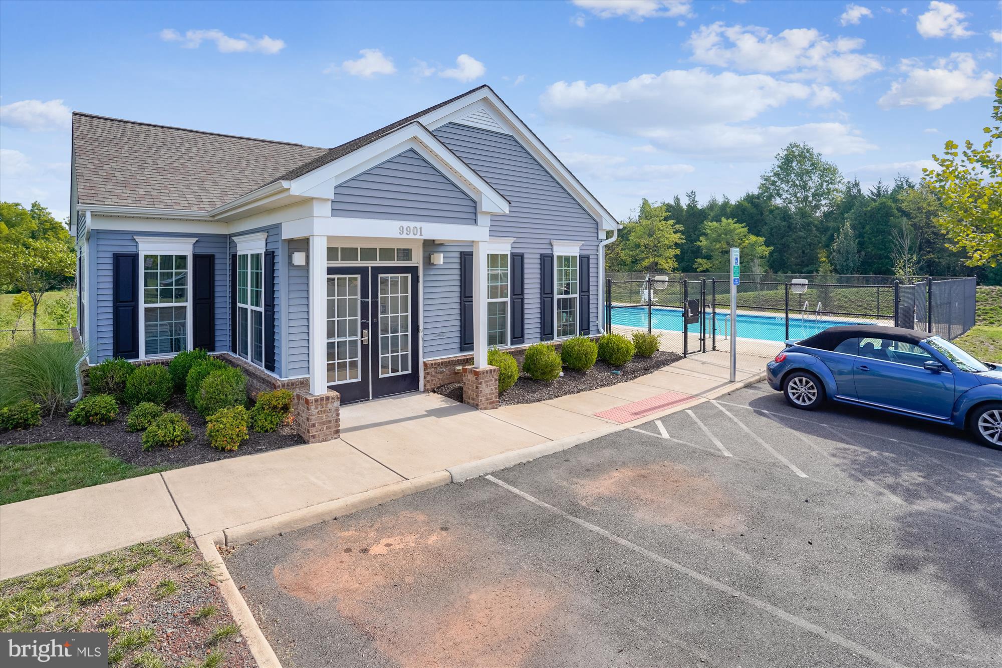 HERITAGE CROSSING CONDOMINIUM - Residential