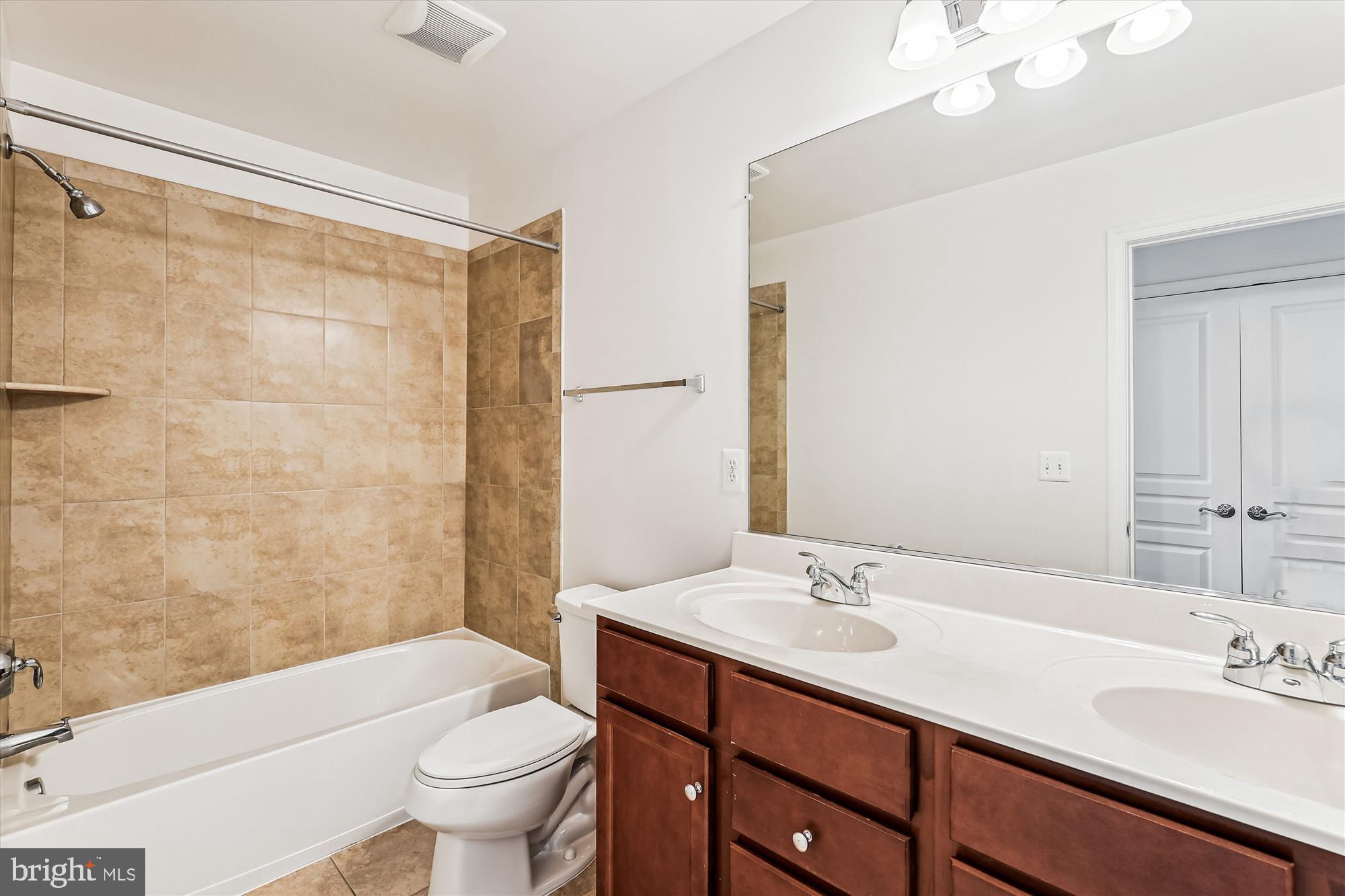 HERITAGE CROSSING CONDOMINIUM - Residential