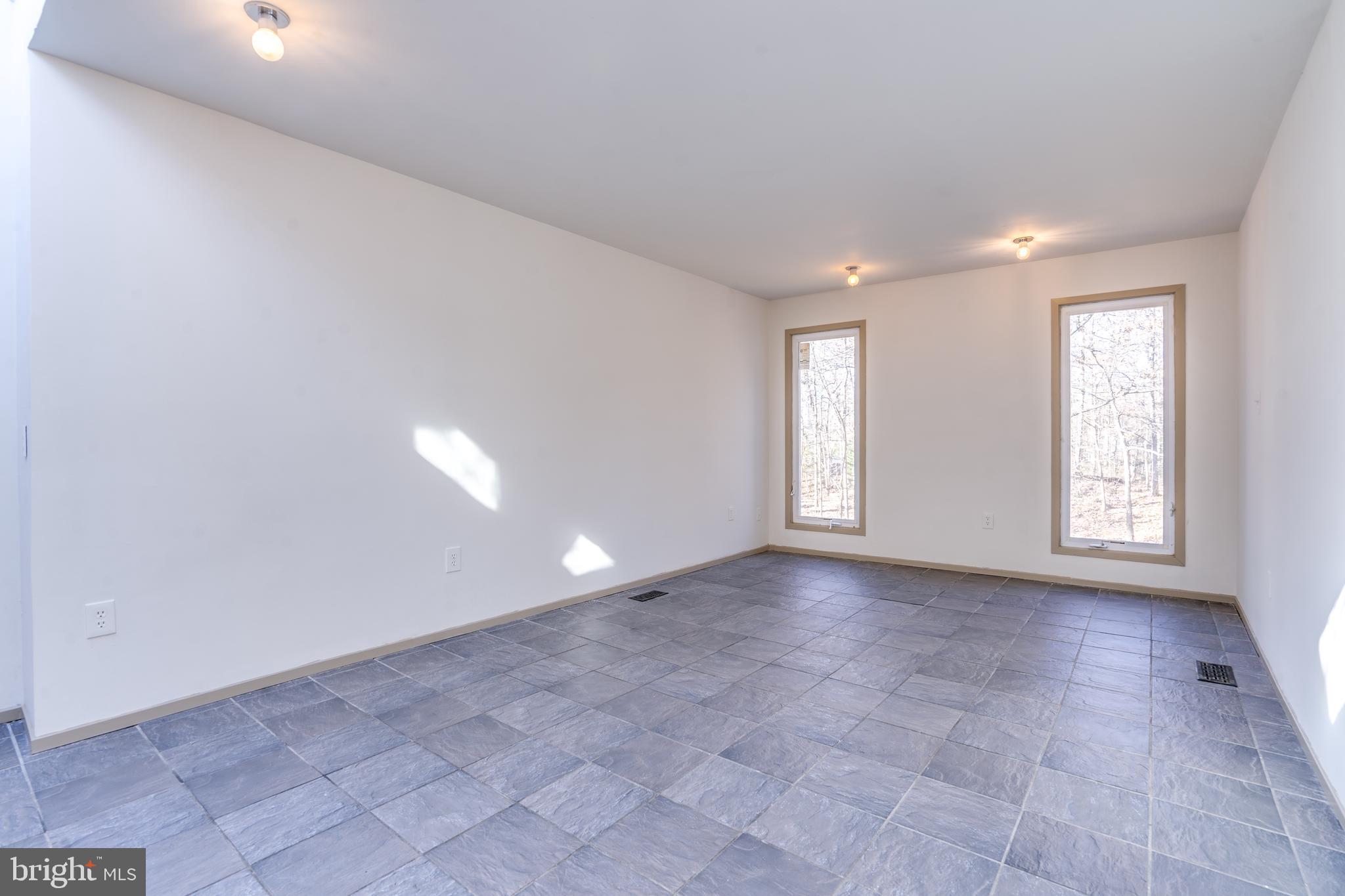 FAIR OAKS ESTATES - Residential Lease