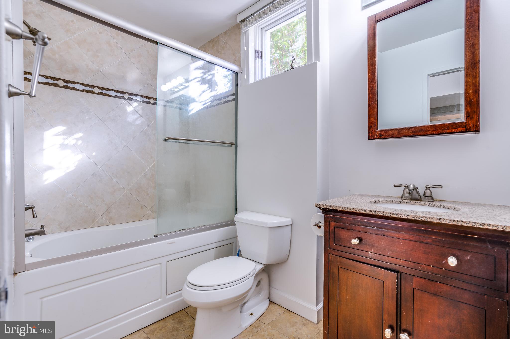 FAIR OAKS ESTATES - Residential Lease