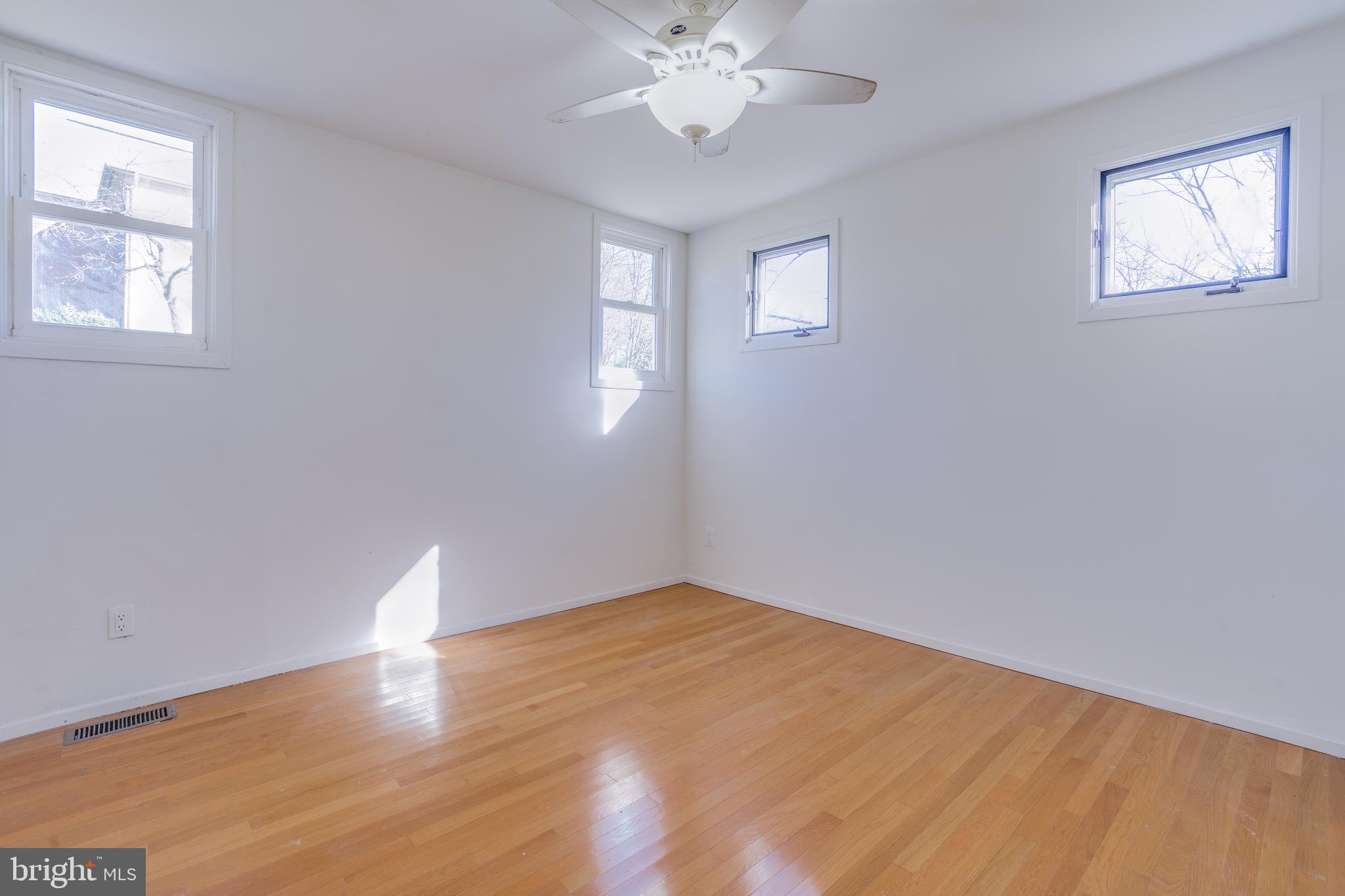 FAIR OAKS ESTATES - Residential Lease