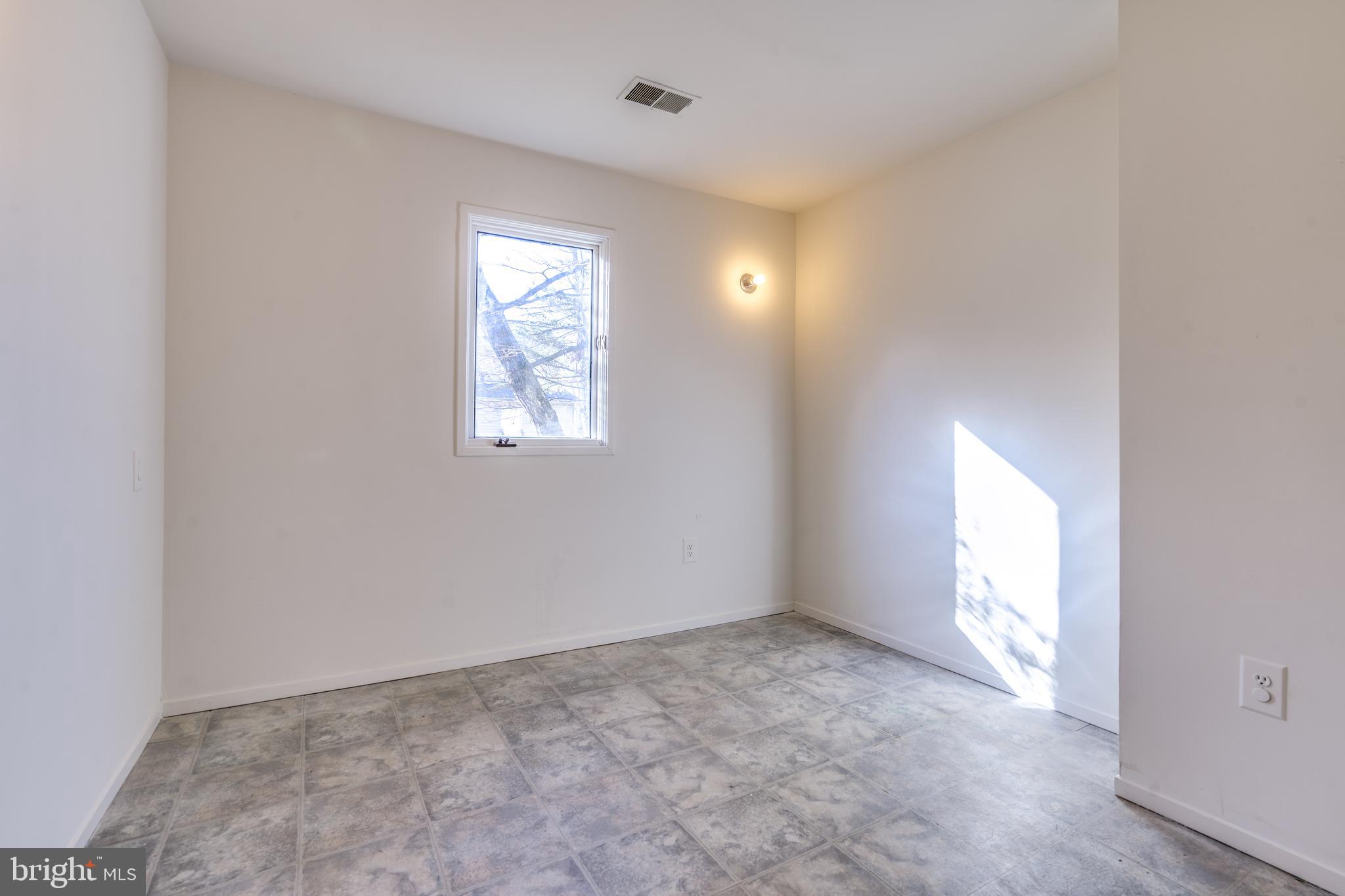 FAIR OAKS ESTATES - Residential Lease